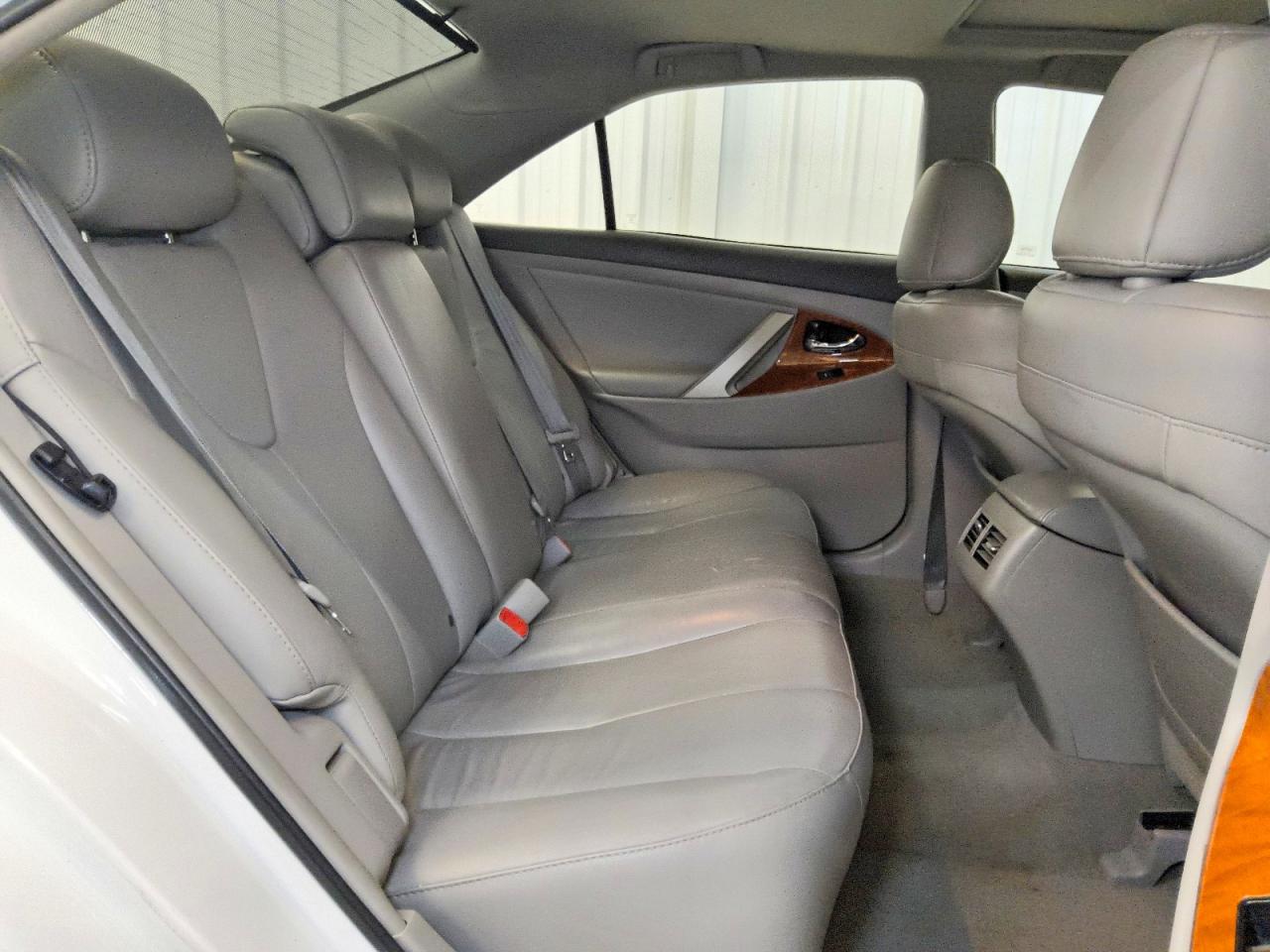 2011 Toyota Camry Xle V6 White vin: 4T1BK3EK2BU618880