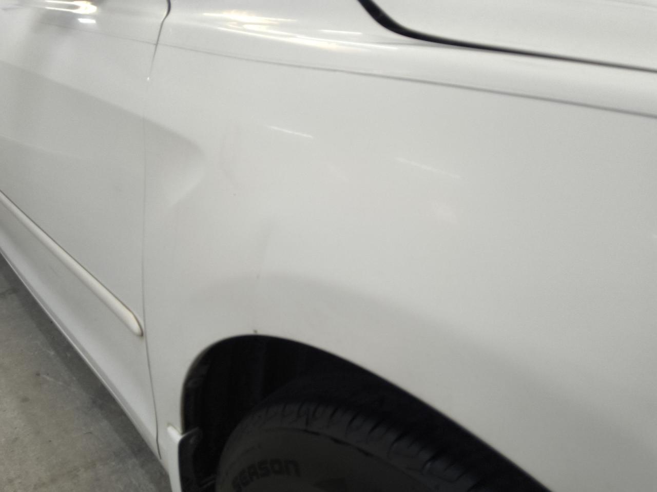 2011 Toyota Camry Xle V6 White vin: 4T1BK3EK2BU618880 Damage: Right Front Fender, Dent(S) W/ Paint Dmg, 2 To 3 Inches