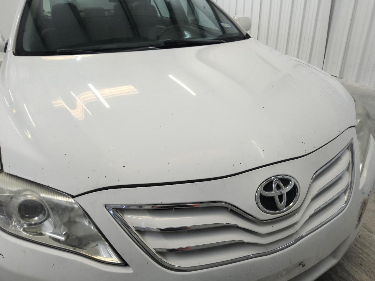 2011 Toyota Camry Xle V6 White vin: 4T1BK3EK2BU618880 Damage: Hood, Chipped, 10 Or More