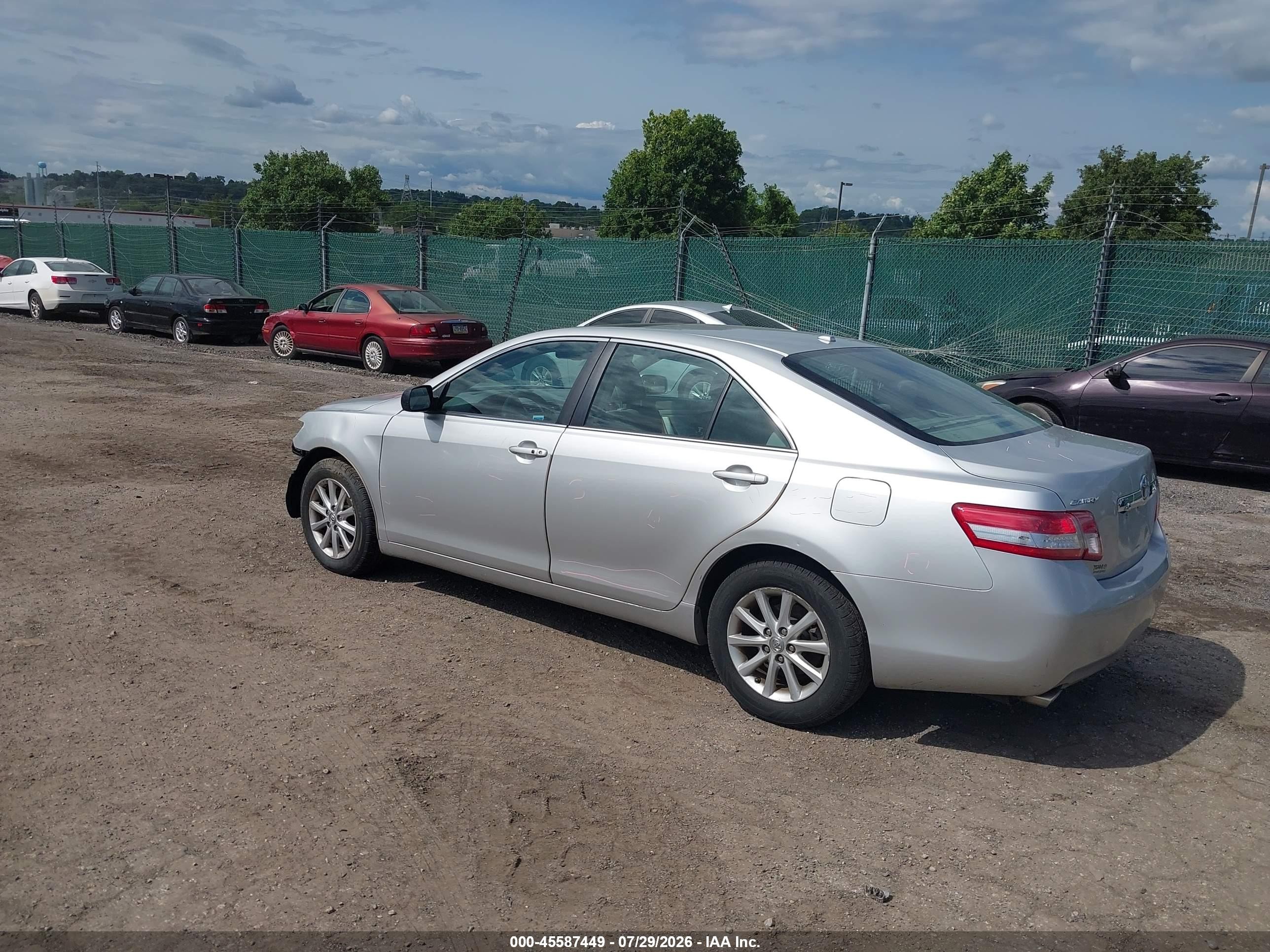 2011 Toyota Camry Xle V6 Silver vin: 4T1BK3EK2BU630169