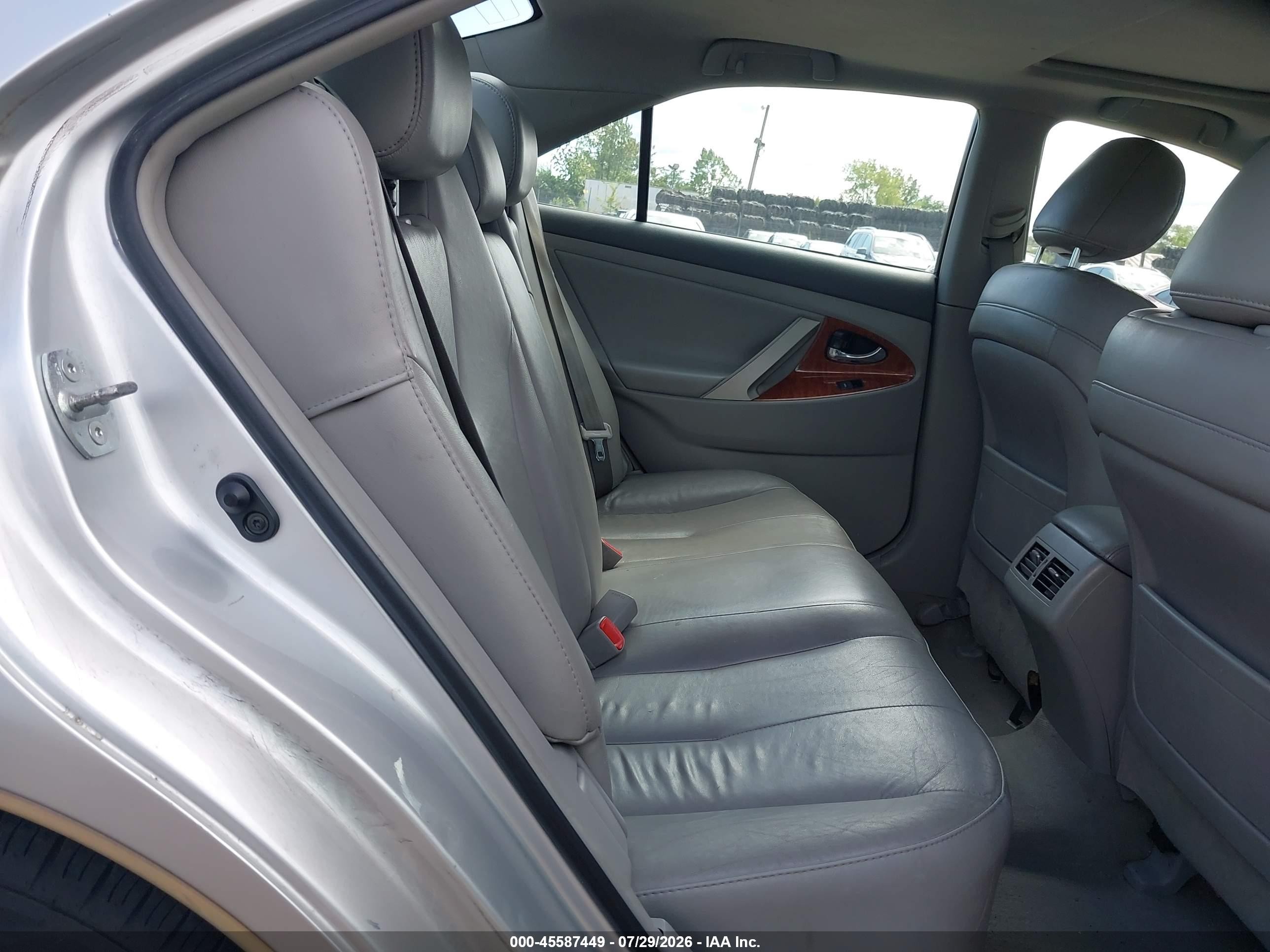 2011 Toyota Camry Xle V6 Silver vin: 4T1BK3EK2BU630169
