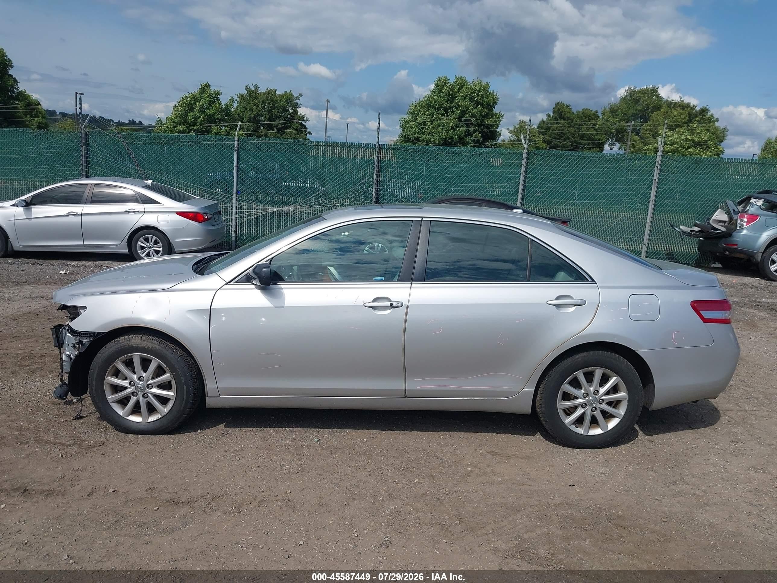 2011 Toyota Camry Xle V6 Silver vin: 4T1BK3EK2BU630169