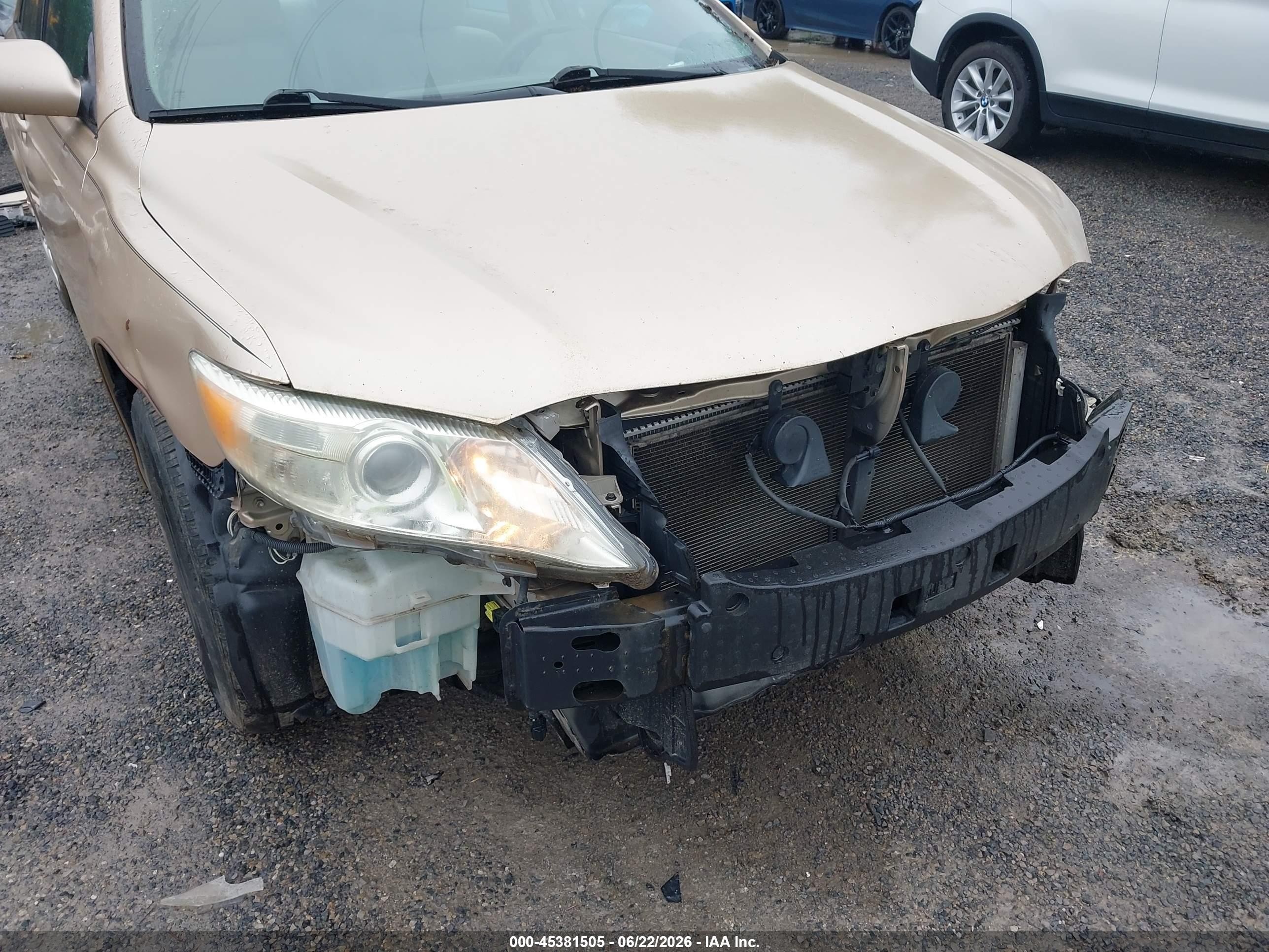 2010 Toyota Camry Le V6 Beige vin: 4T1BK3EK3AU100596