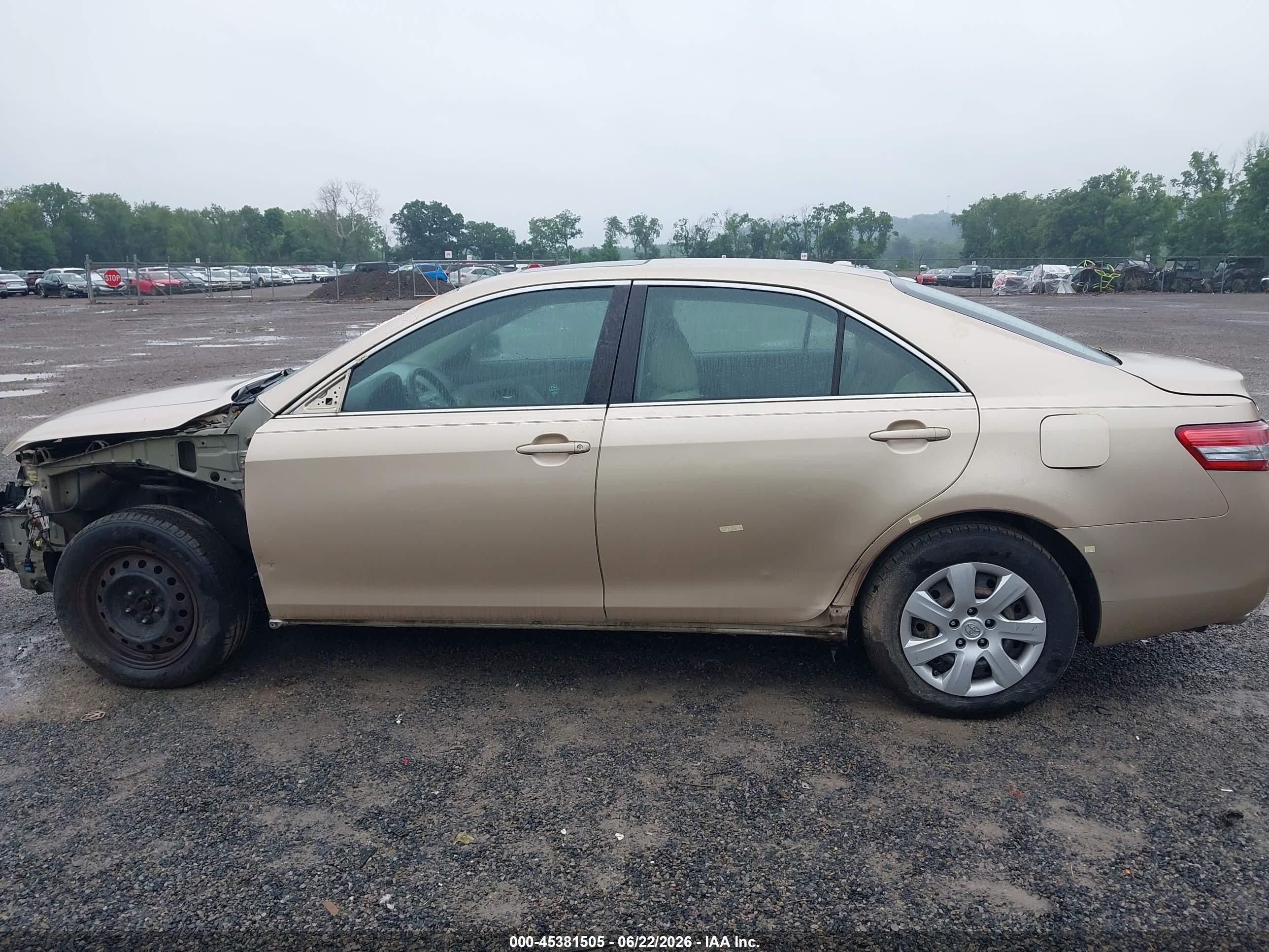 2010 Toyota Camry Le V6 Beige vin: 4T1BK3EK3AU100596