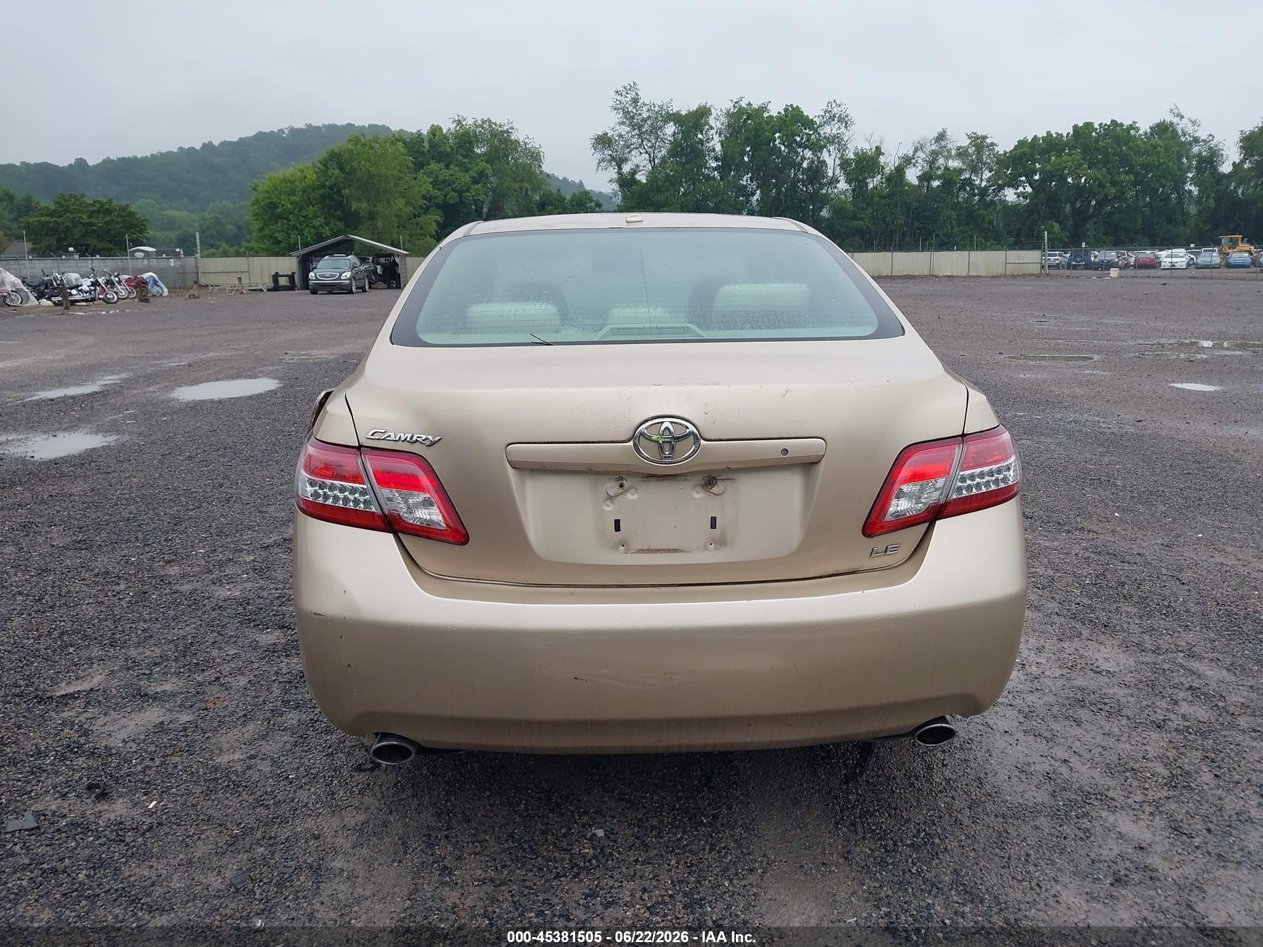 2010 Toyota Camry Le V6 Beige vin: 4T1BK3EK3AU100596