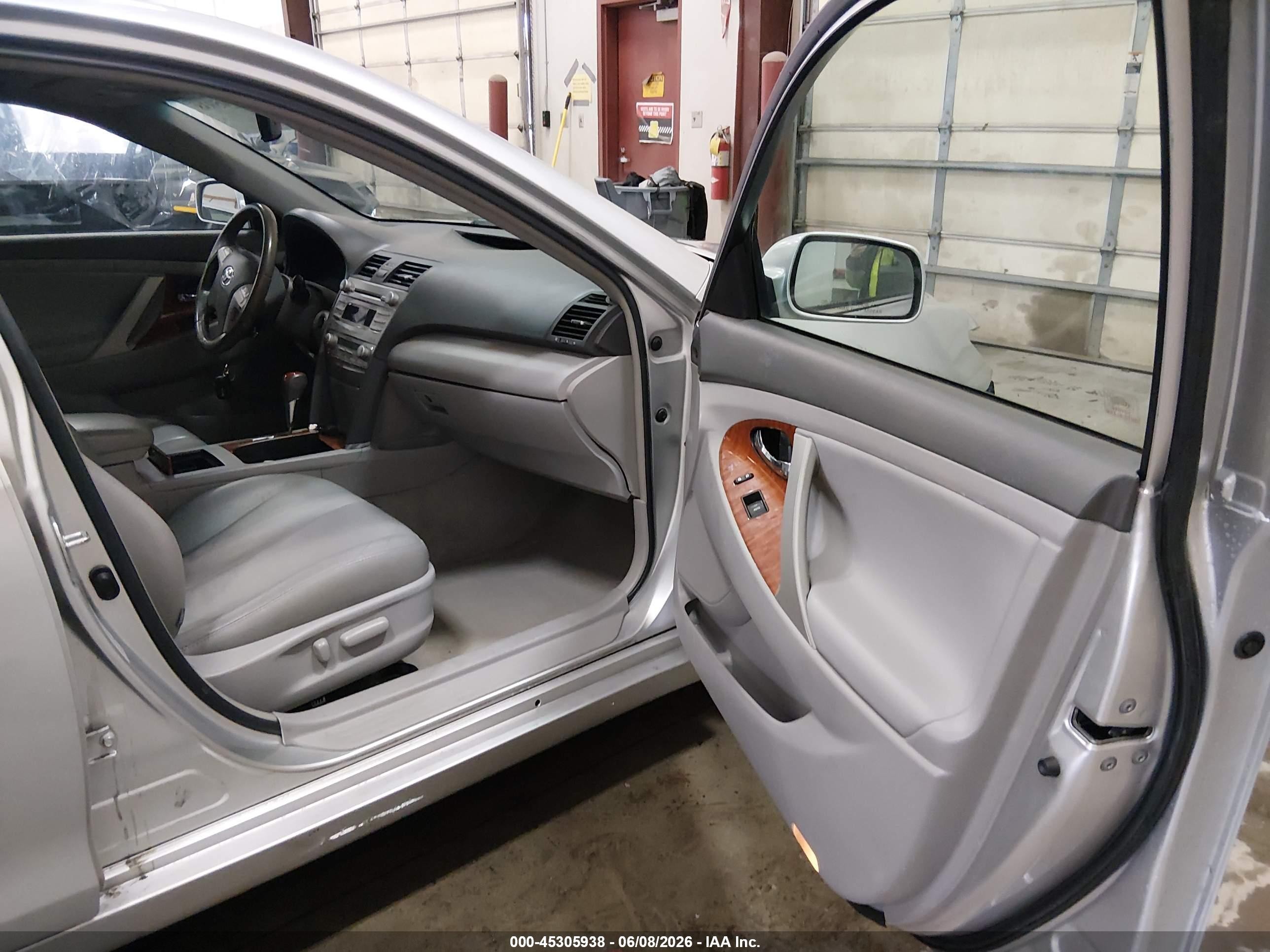 2011 Toyota Camry Xle V6 Silver vin: 4T1BK3EK3BU129159