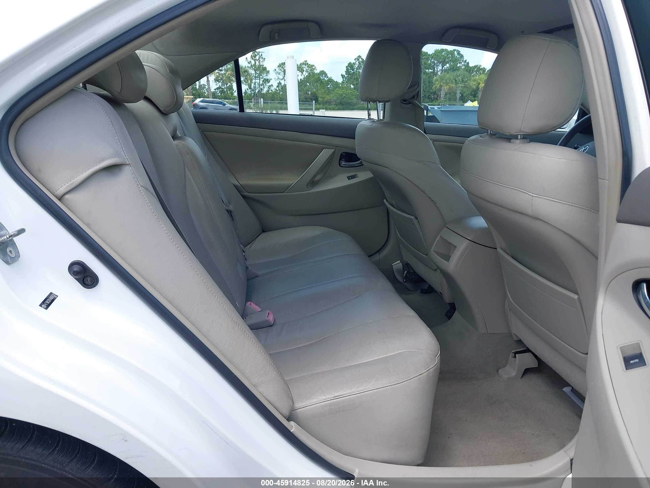 2010 Toyota Camry Le V6 Белый vin: 4T1BK3EK4AU600301