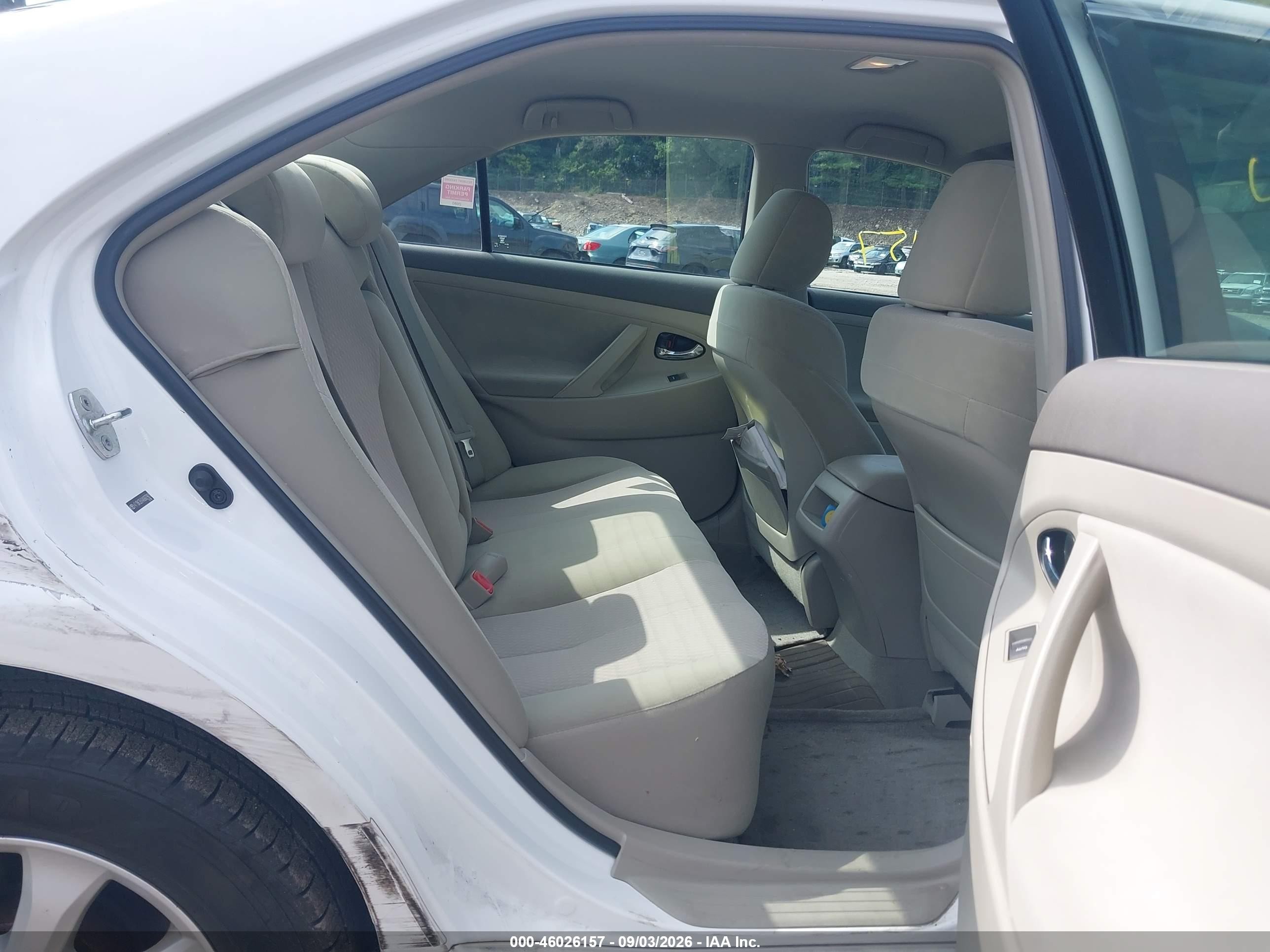 2010 Toyota Camry Le V6 White vin: 4T1BK3EK4AU607961