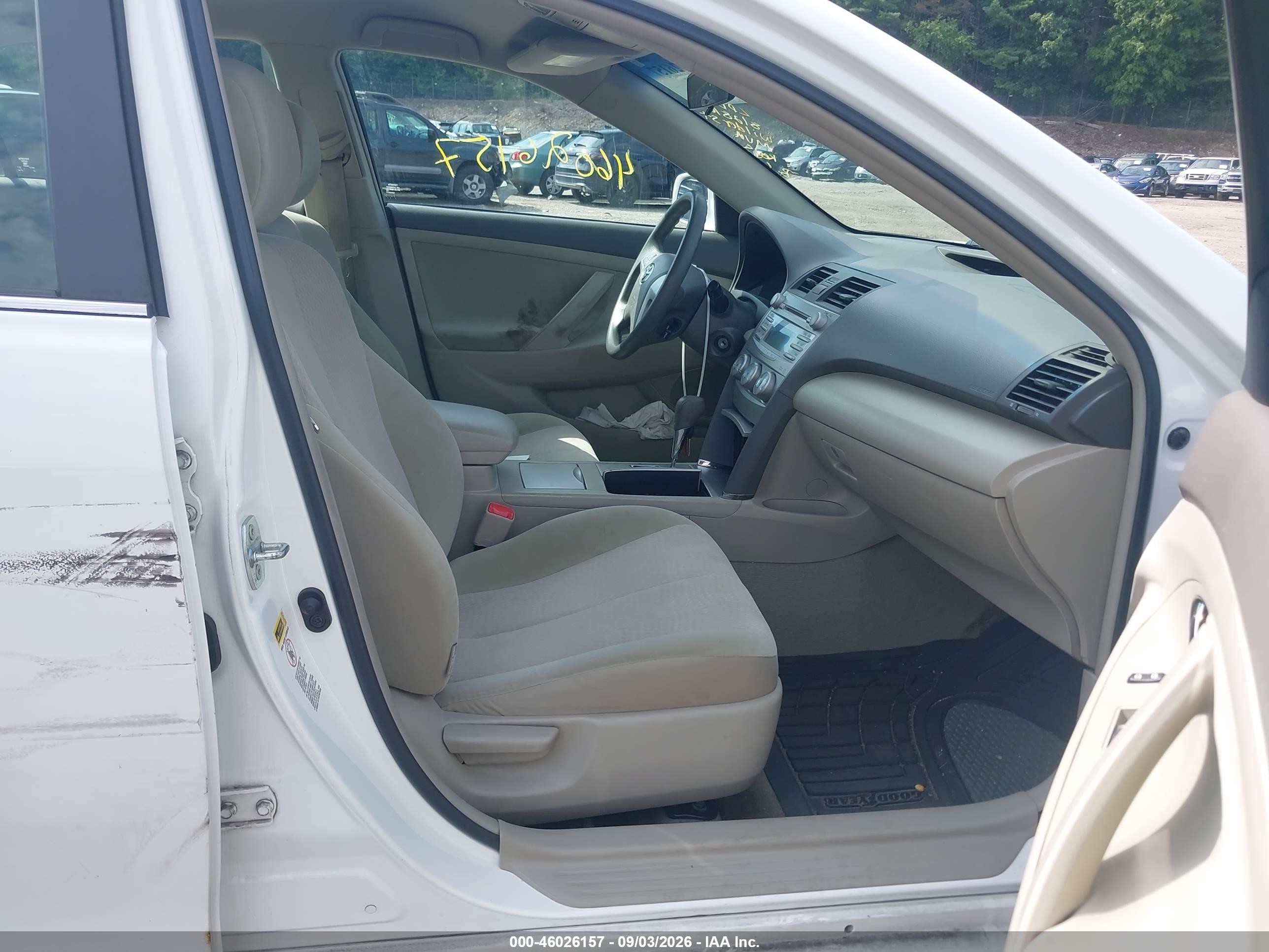 2010 Toyota Camry Le V6 White vin: 4T1BK3EK4AU607961
