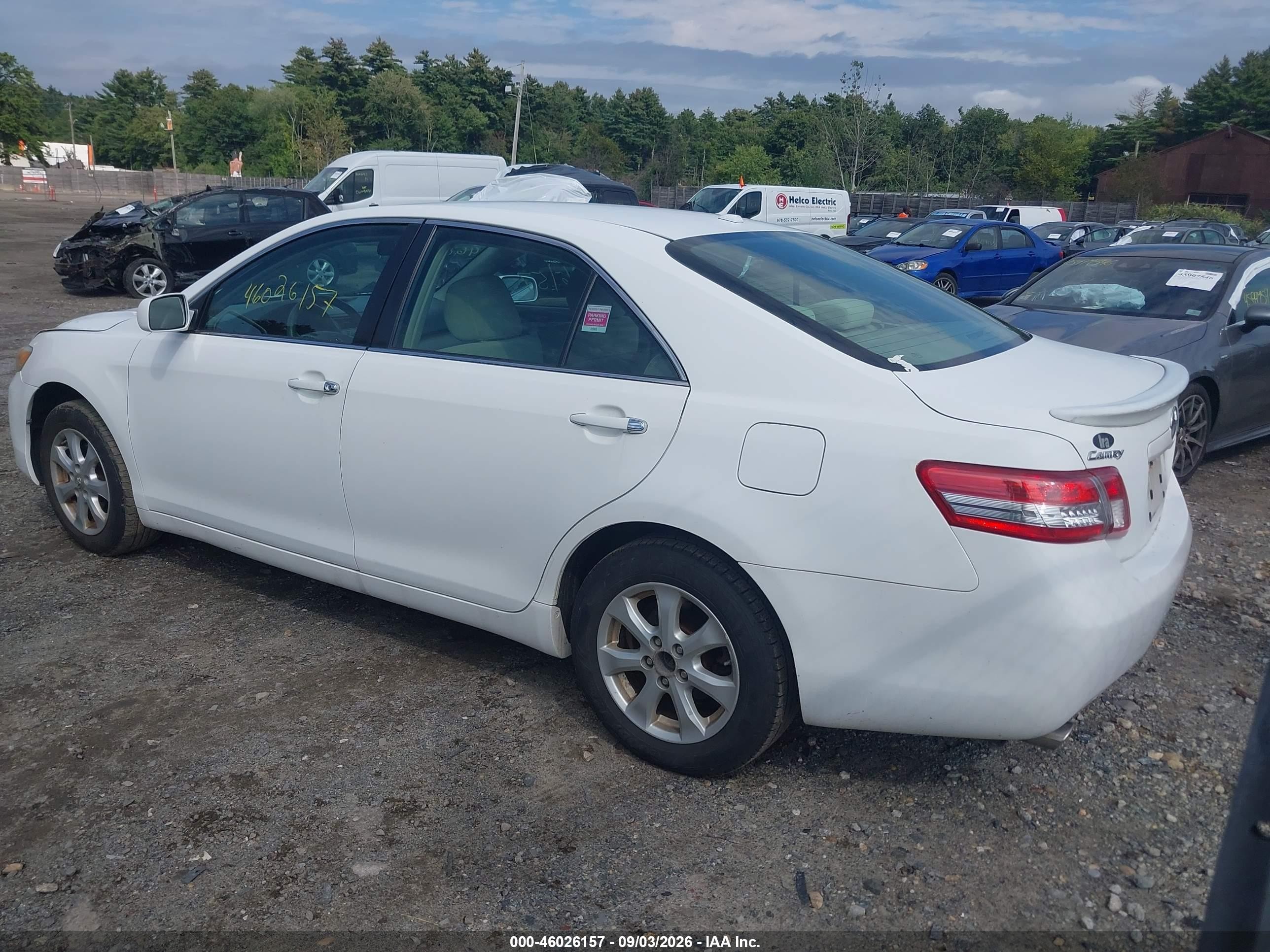 2010 Toyota Camry Le V6 White vin: 4T1BK3EK4AU607961