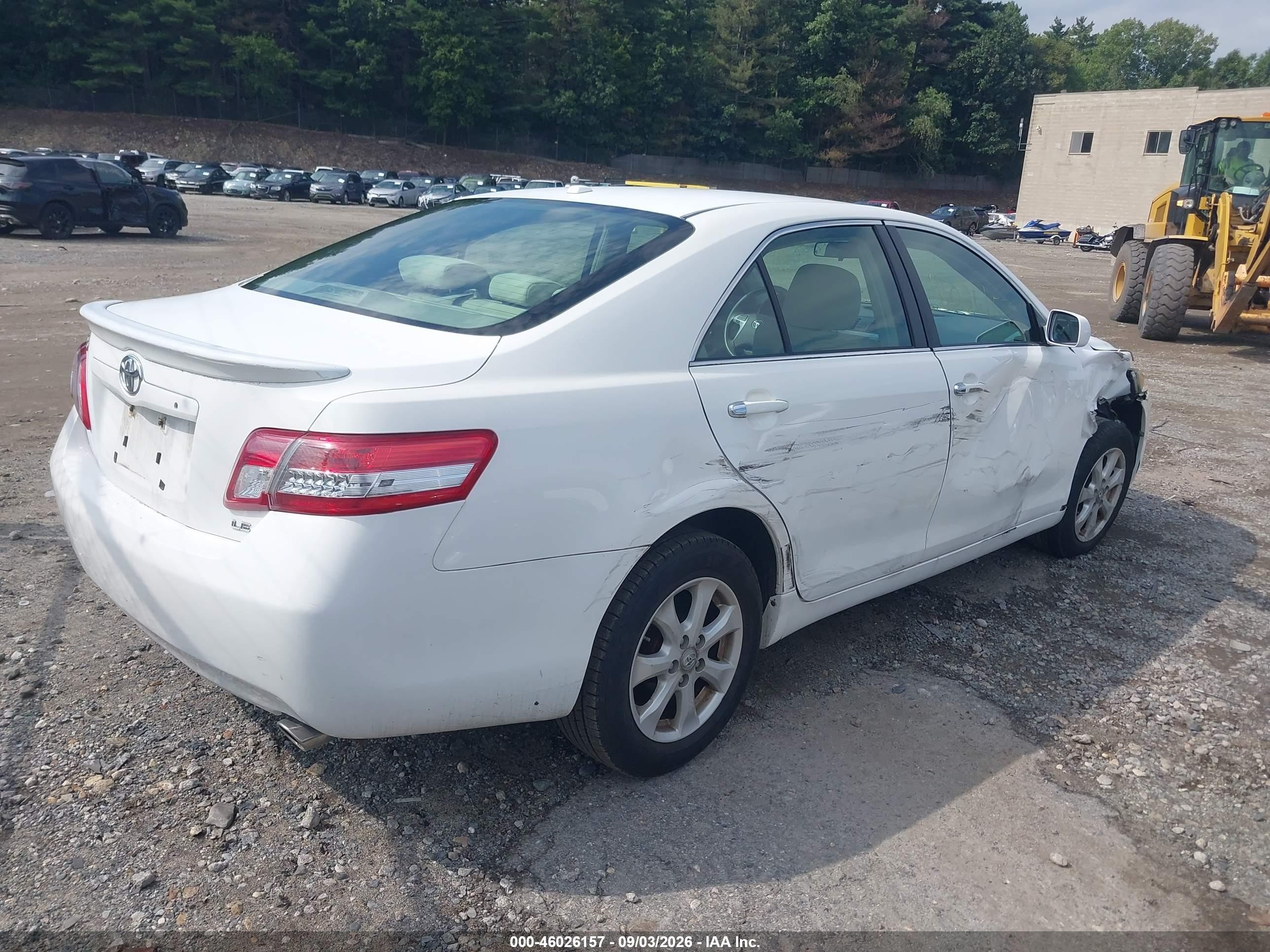 2010 Toyota Camry Le V6 White vin: 4T1BK3EK4AU607961
