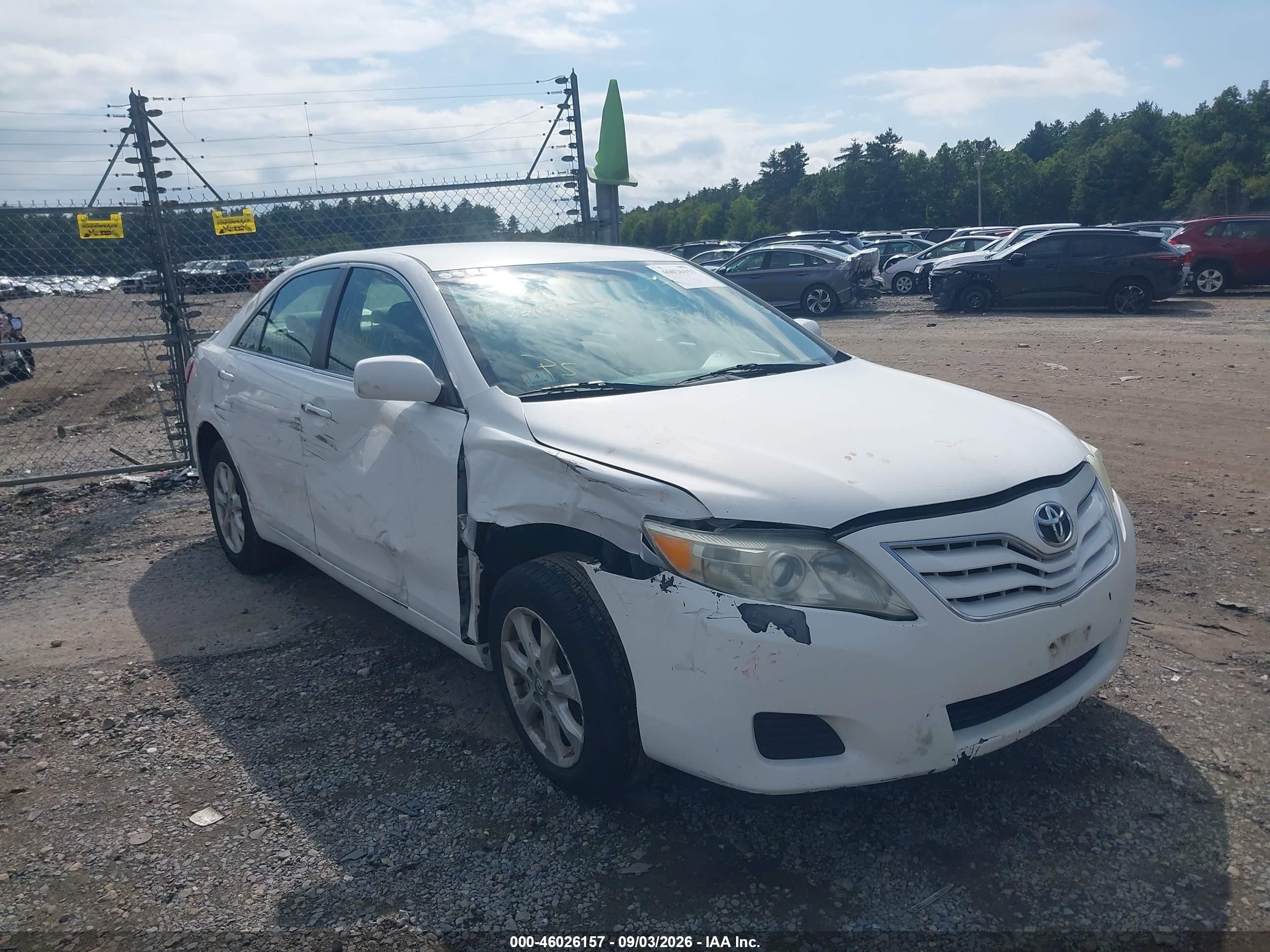2010 Toyota Camry Le V6 White vin: 4T1BK3EK4AU607961