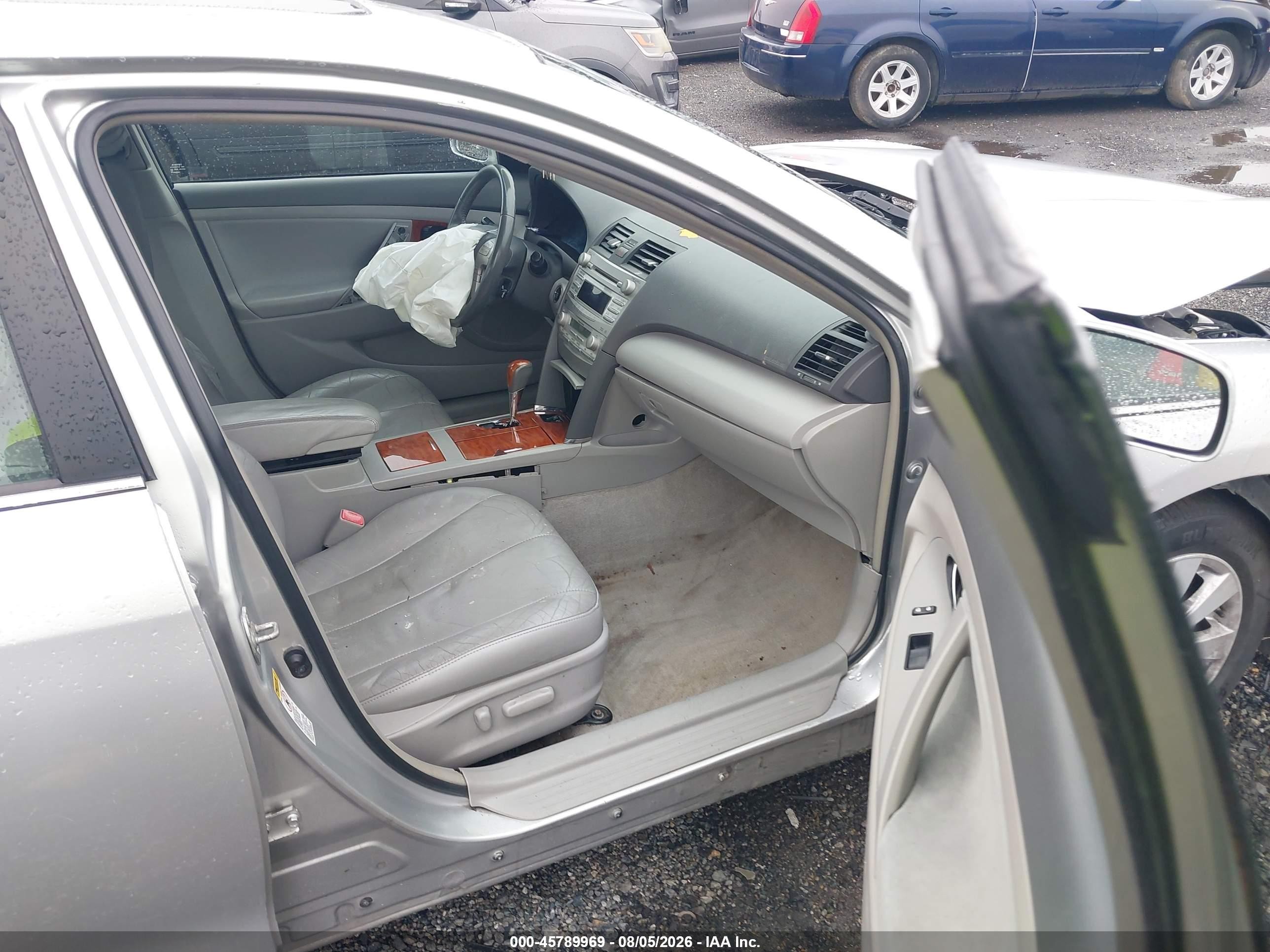 2010 Toyota Camry Xle V6 Silver vin: 4T1BK3EK6AU098830