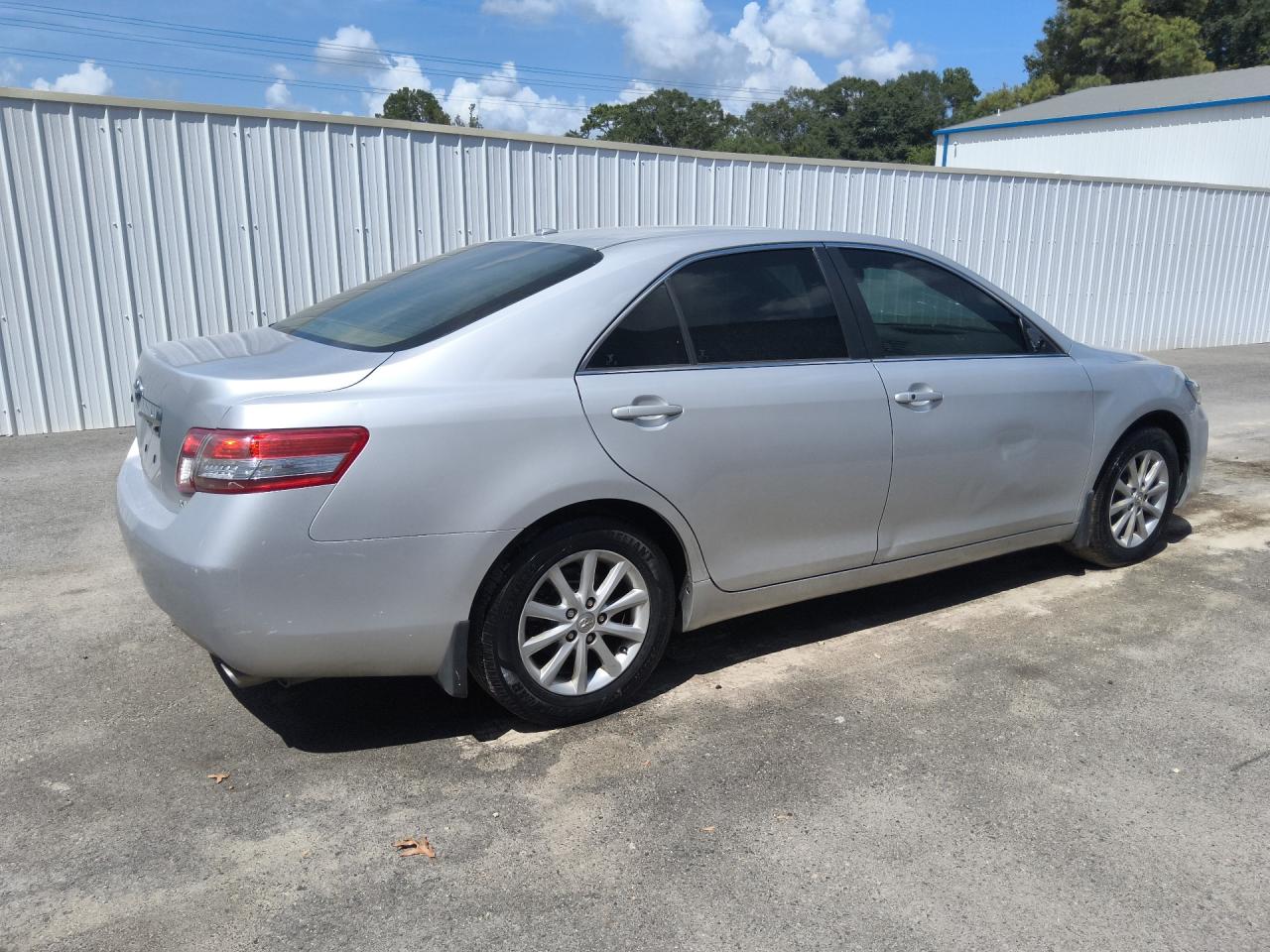 2011 Toyota Camry Xle V6 Silver vin: 4T1BK3EK6BU122786 Damage: Right Rear Tire, Worn, Replacement Required