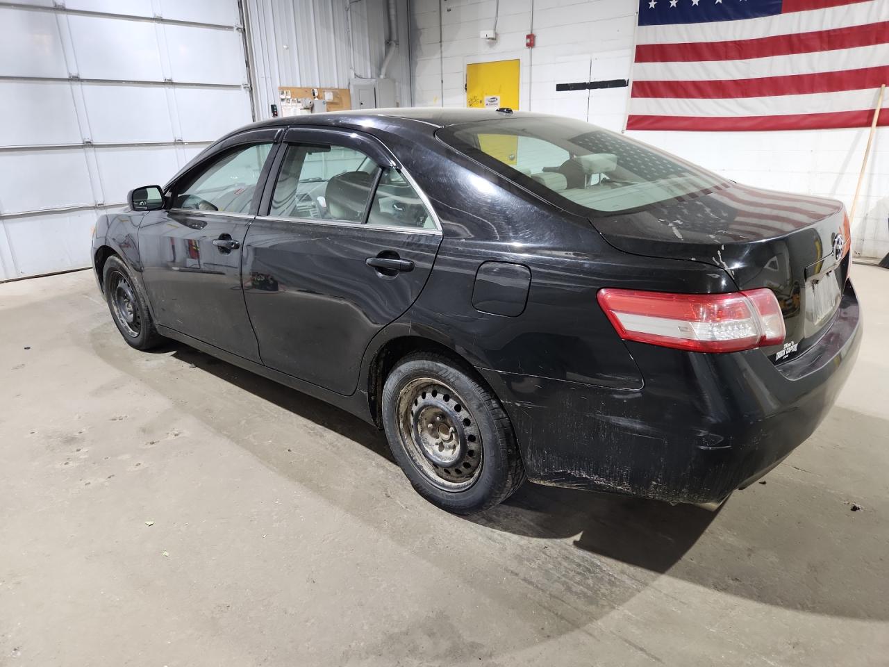 2011 Toyota Camry Le V6 Черный vin: 4T1BK3EK6BU122898 Damage: Rear Bumper, Heavy Scratch, > 12 Inches