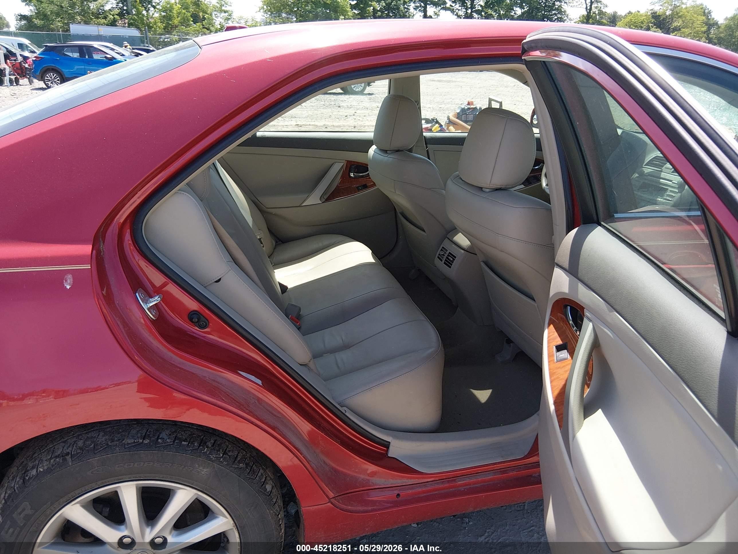 2011 Toyota Camry Xle V6 Red vin: 4T1BK3EK6BU618929