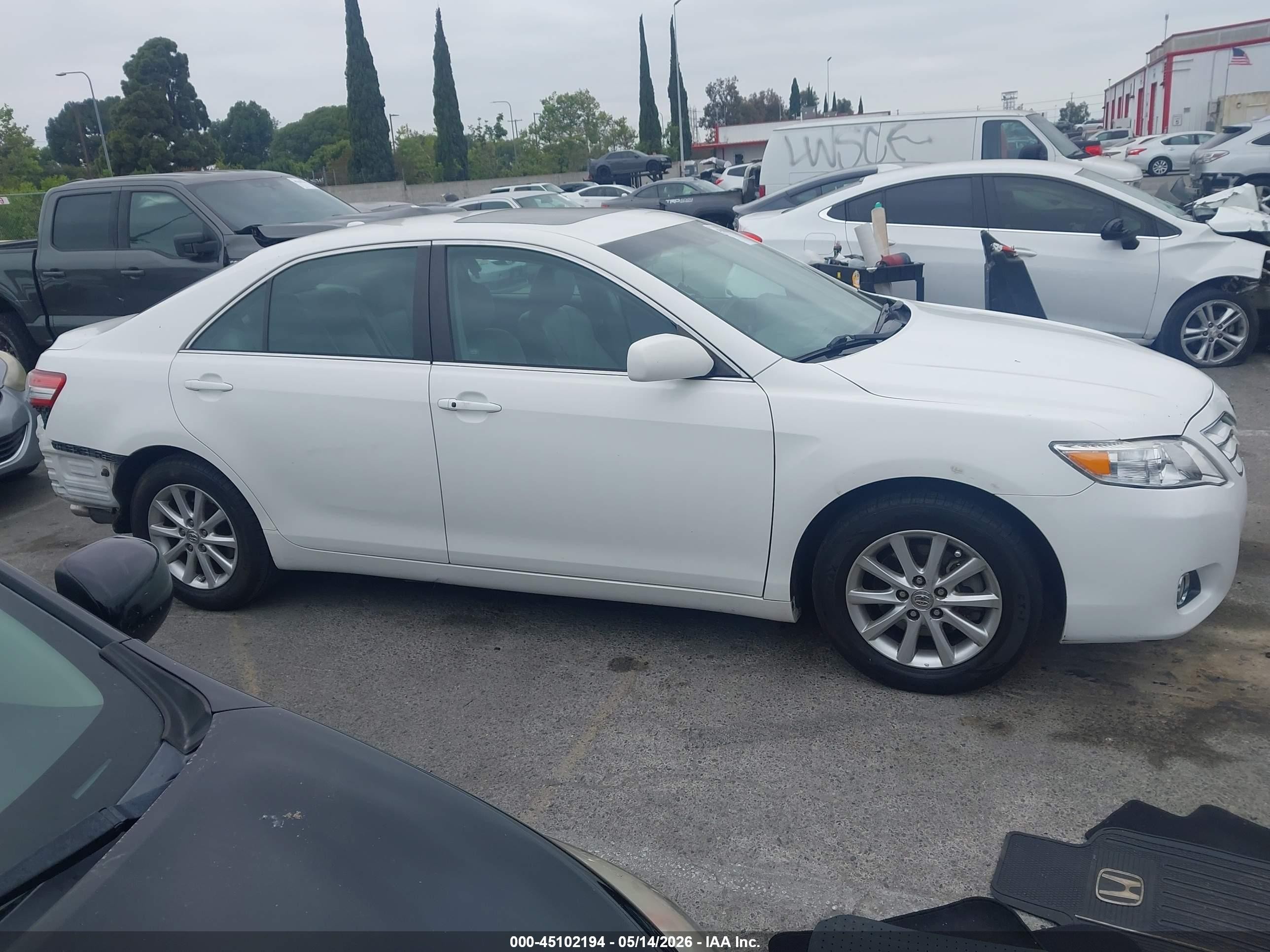 2011 Toyota Camry Xle V6 White vin: 4T1BK3EK6BU627226