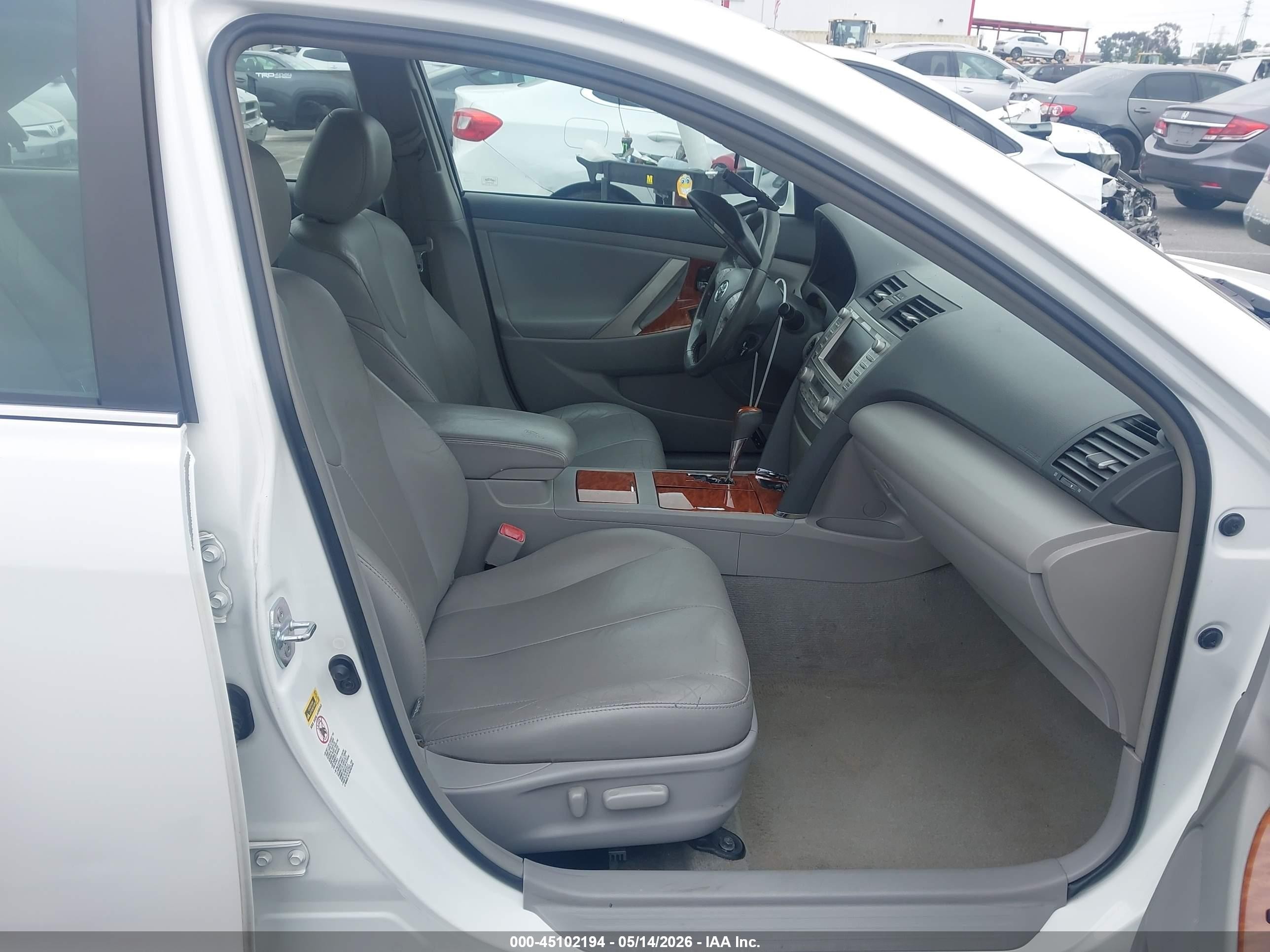 2011 Toyota Camry Xle V6 White vin: 4T1BK3EK6BU627226