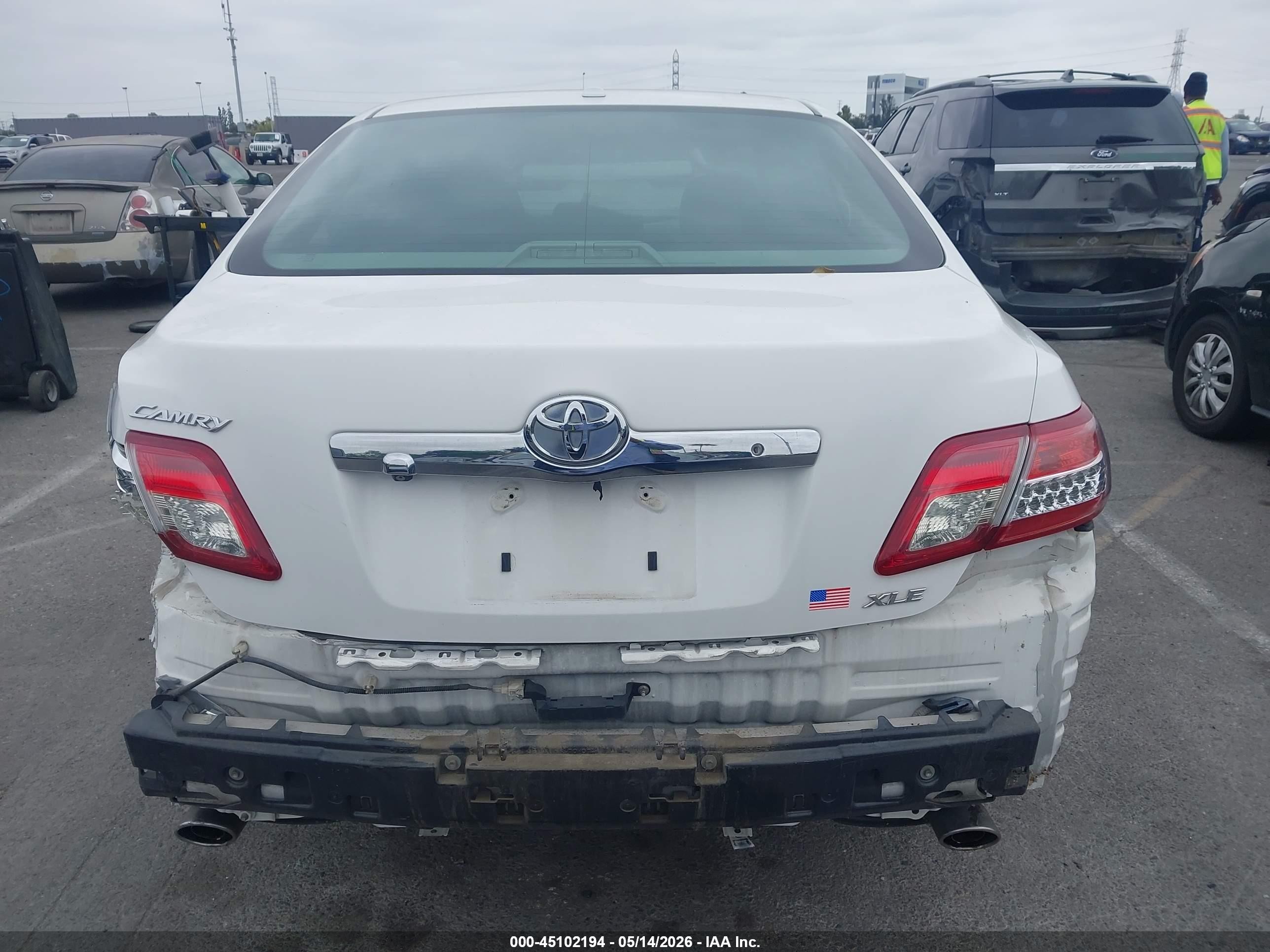 2011 Toyota Camry Xle V6 White vin: 4T1BK3EK6BU627226