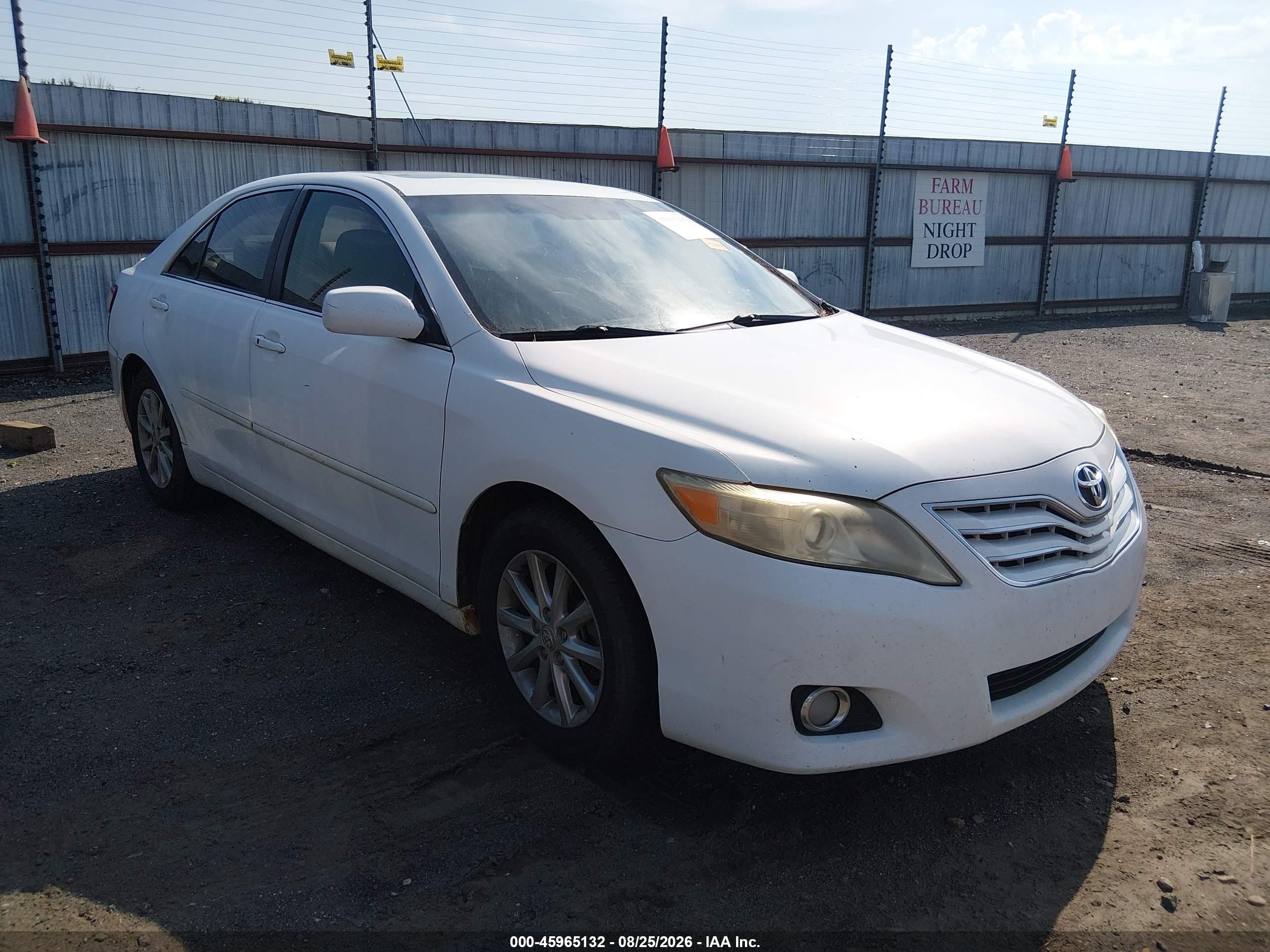 2011 Toyota Camry Xle V6 White vin: 4T1BK3EK7BU610564