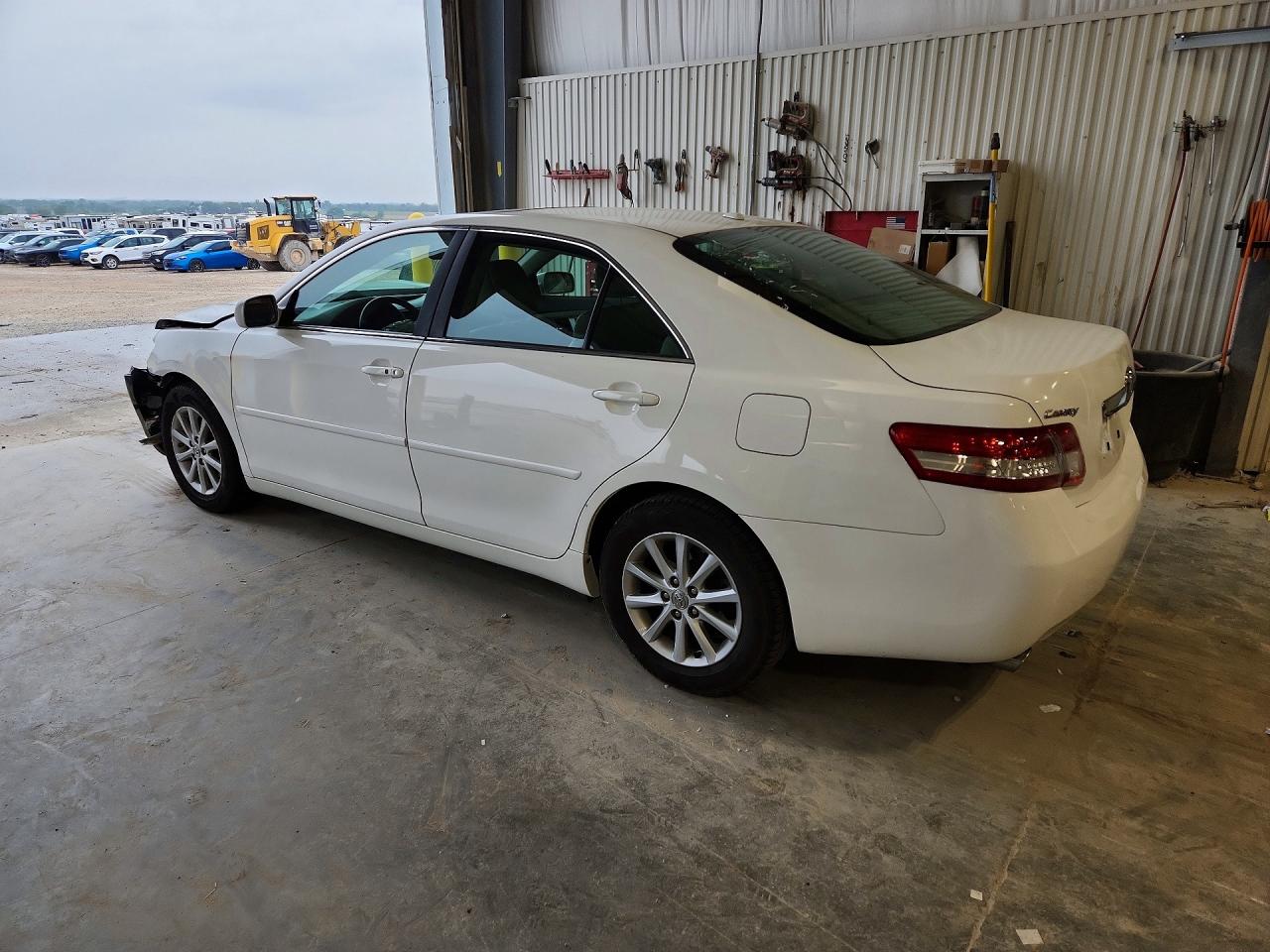 2011 Toyota Camry Xle V6 White vin: 4T1BK3EK7BU612668