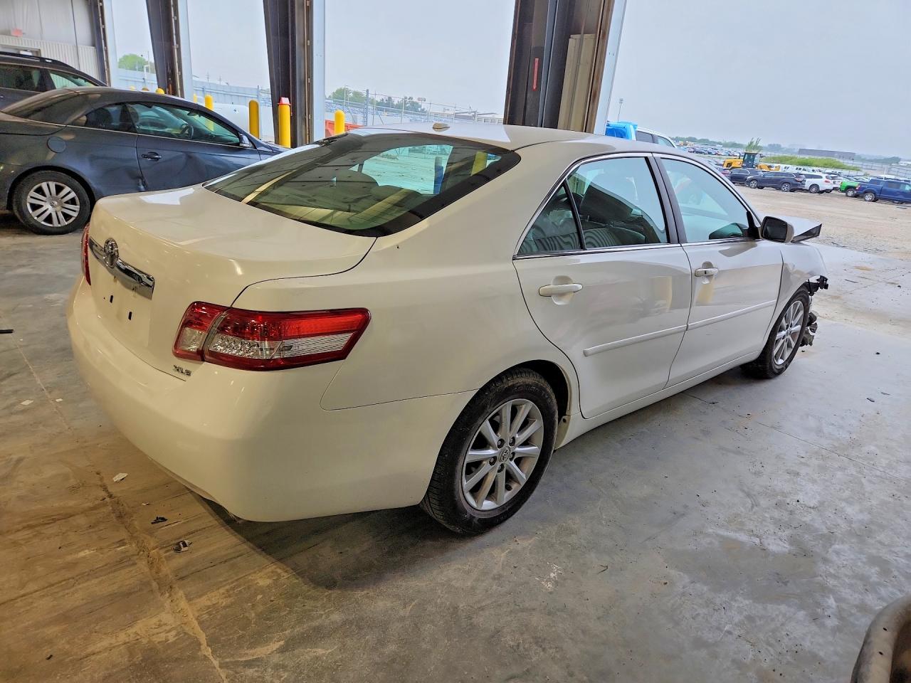 2011 Toyota Camry Xle V6 White vin: 4T1BK3EK7BU612668