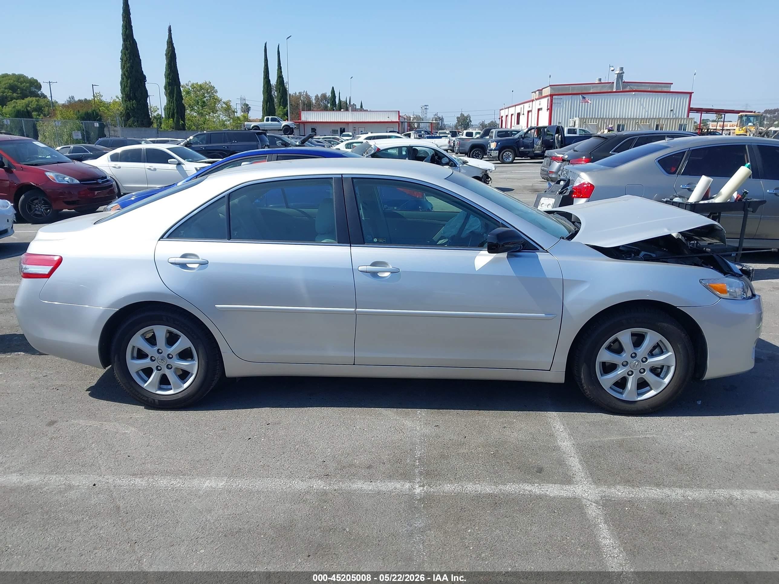 2010 Toyota Camry Le V6 Silver vin: 4T1BK3EK8AU111626