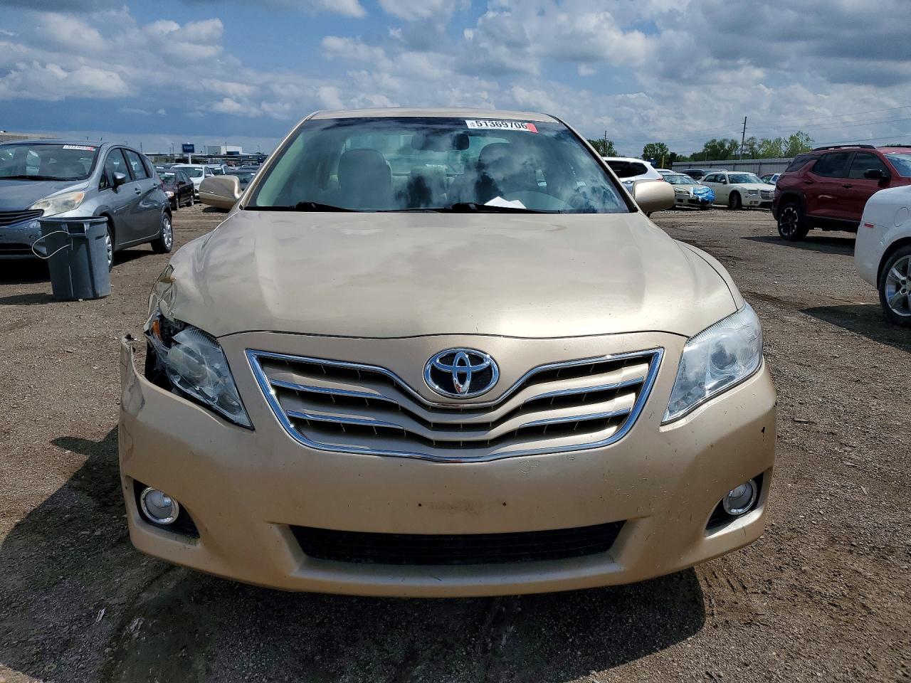 2011 Toyota Camry Xle V6 Золотой vin: 4T1BK3EK8BU117489