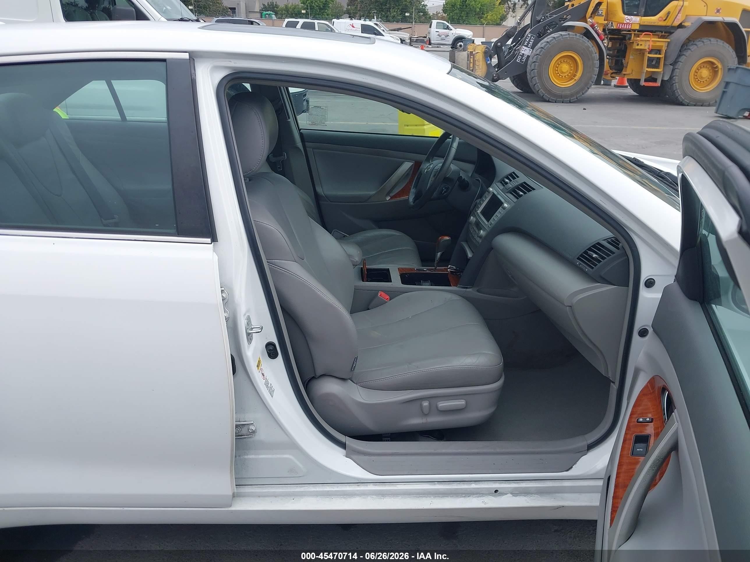 2011 Toyota Camry Xle V6 White vin: 4T1BK3EK8BU615109