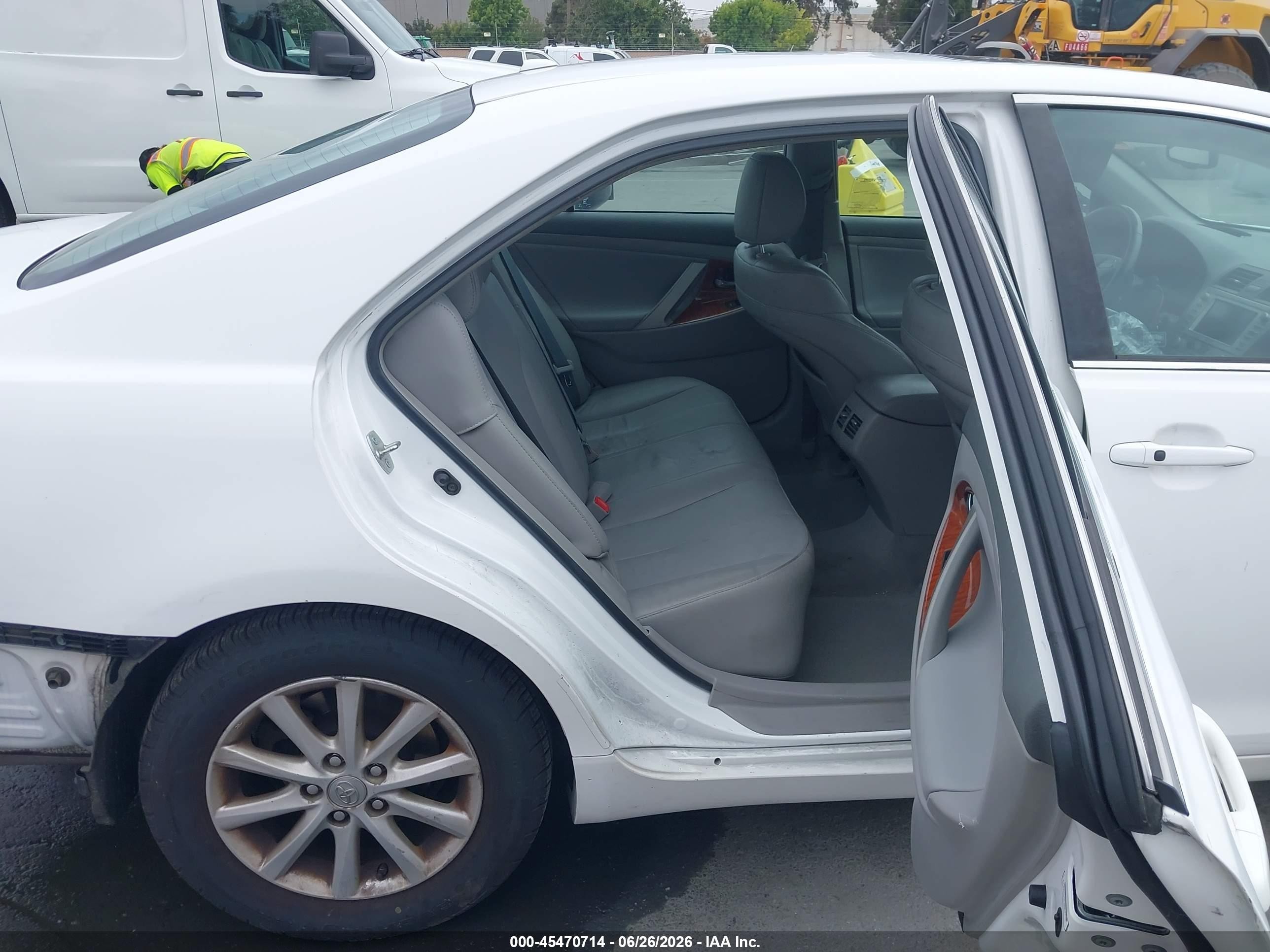 2011 Toyota Camry Xle V6 White vin: 4T1BK3EK8BU615109