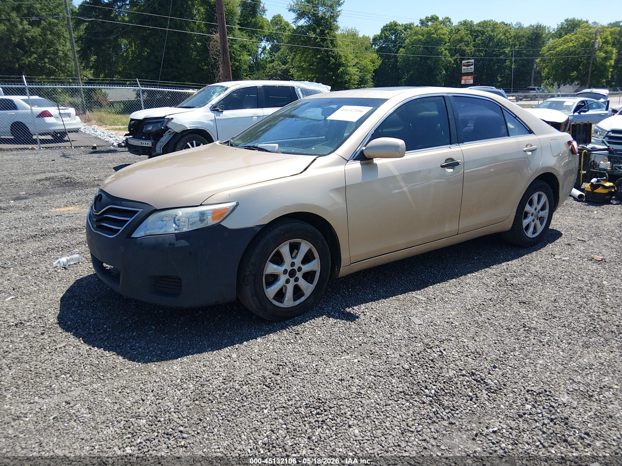 2011 Toyota Camry Le V6 Gold vin: 4T1BK3EK9BU125357