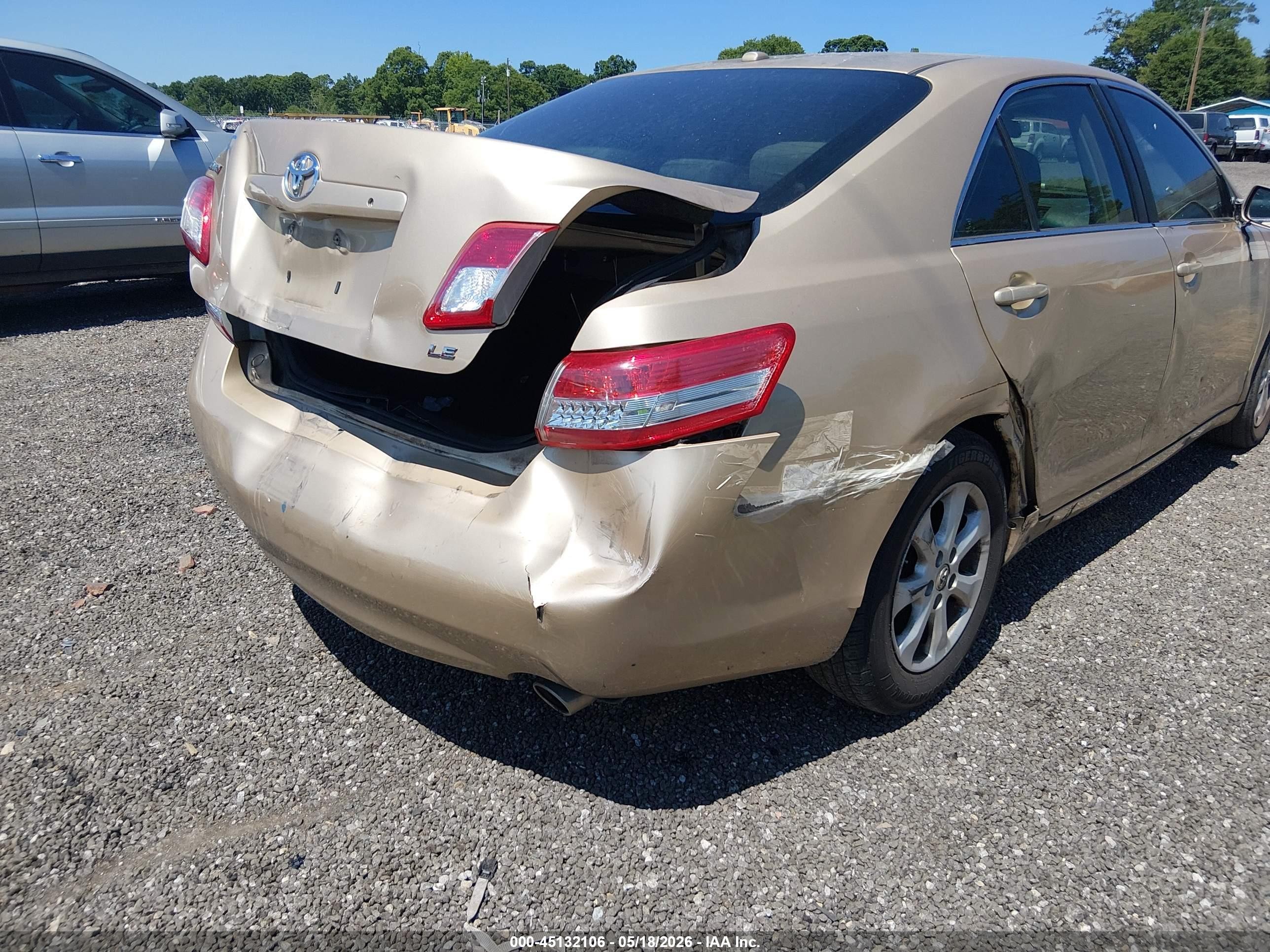 2011 Toyota Camry Le V6 Gold vin: 4T1BK3EK9BU125357