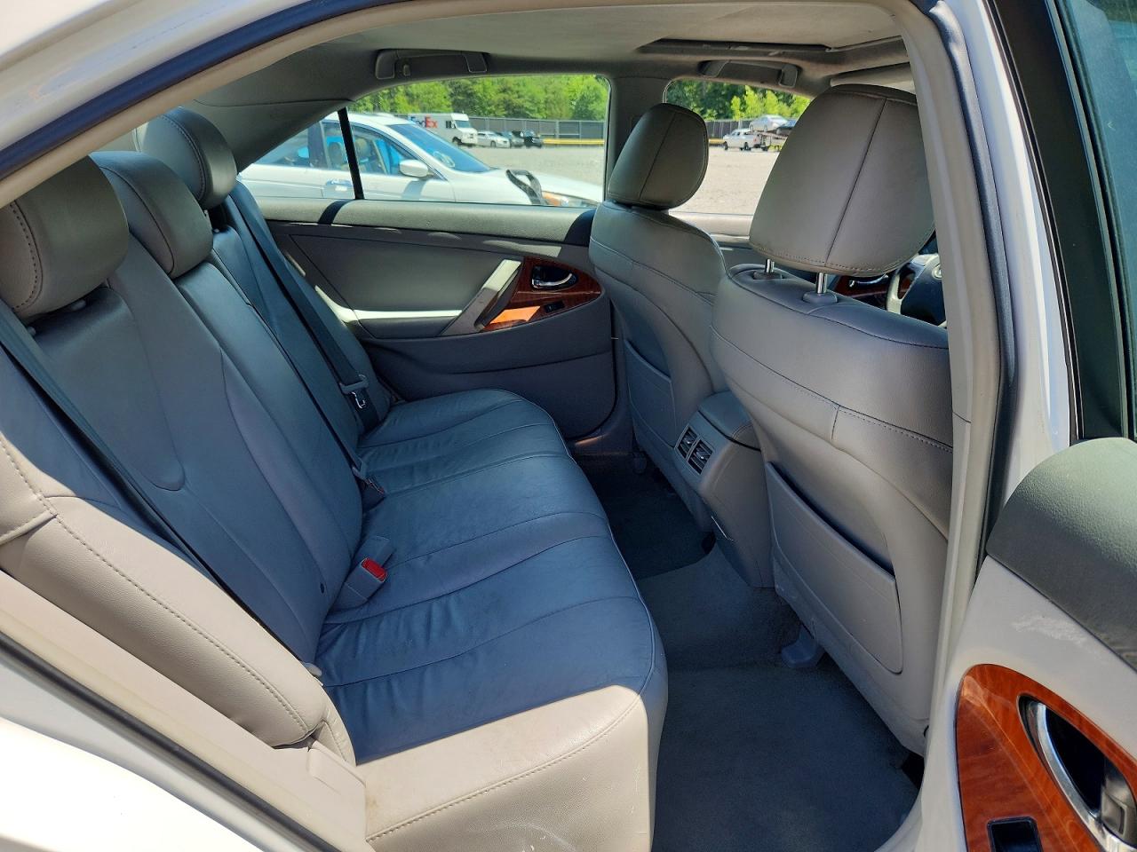 2011 Toyota Camry Xle V6 White vin: 4T1BK3EK9BU614602