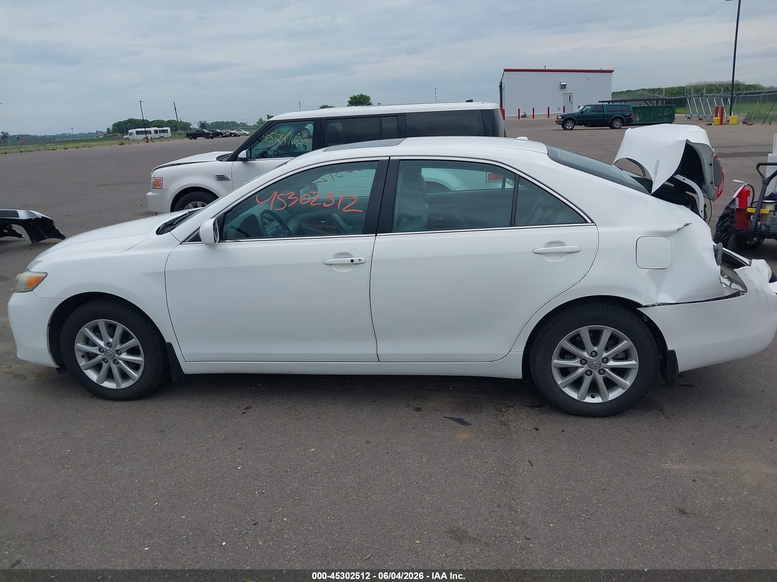 2011 Toyota Camry Xle V6 White vin: 4T1BK3EK9BU623378