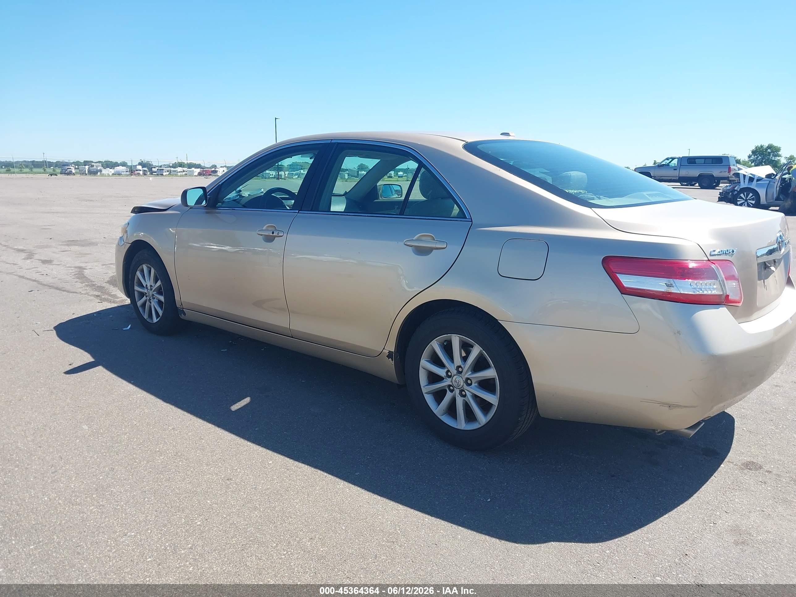 2011 Toyota Camry Xle V6 Золотой vin: 4T1BK3EKXBU119597