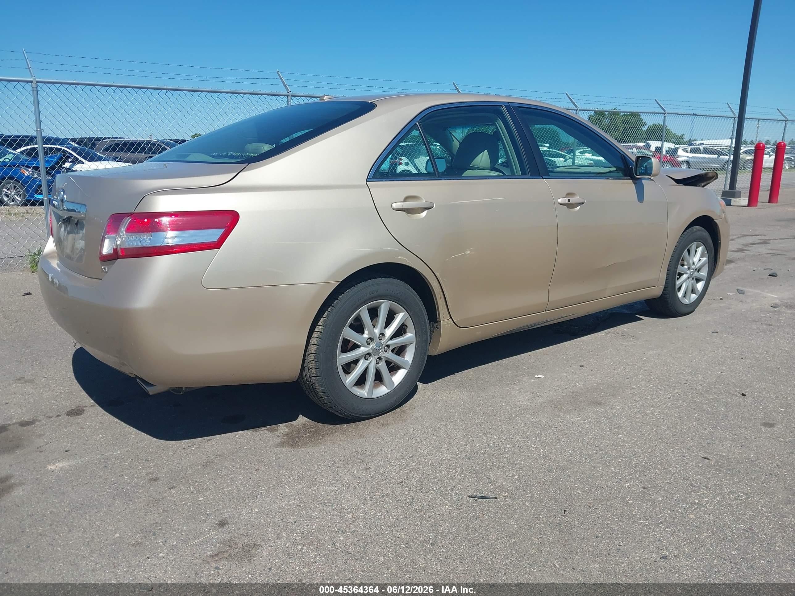 2011 Toyota Camry Xle V6 Золотой vin: 4T1BK3EKXBU119597