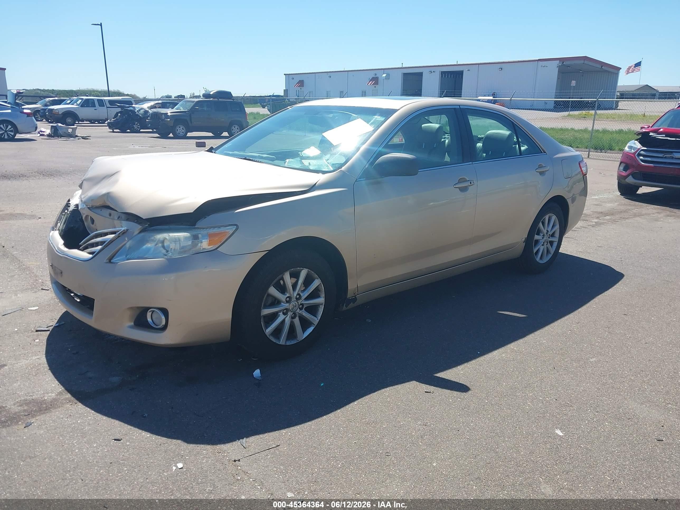 2011 Toyota Camry Xle V6 Золотой vin: 4T1BK3EKXBU119597