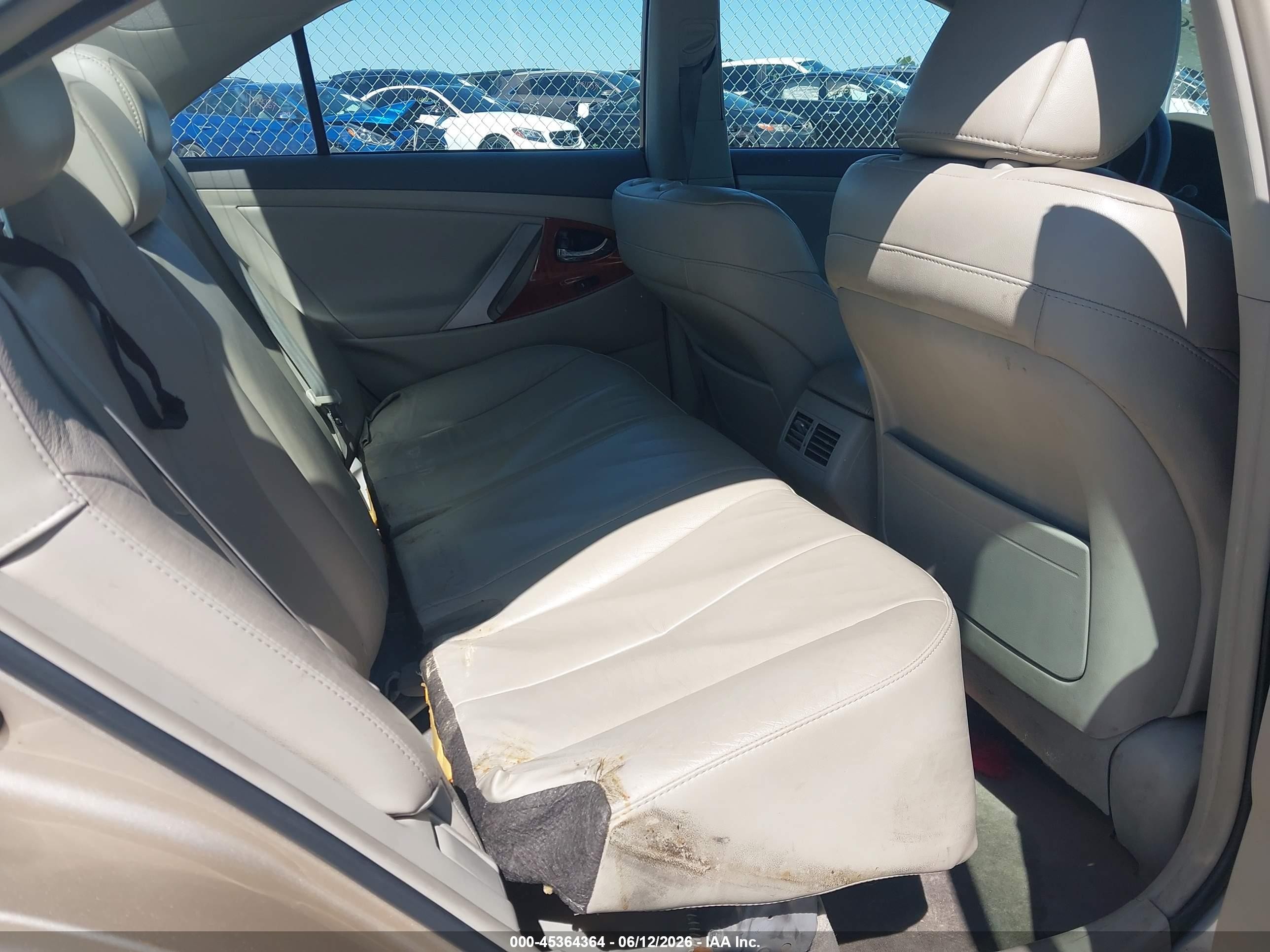 2011 Toyota Camry Xle V6 Золотой vin: 4T1BK3EKXBU119597