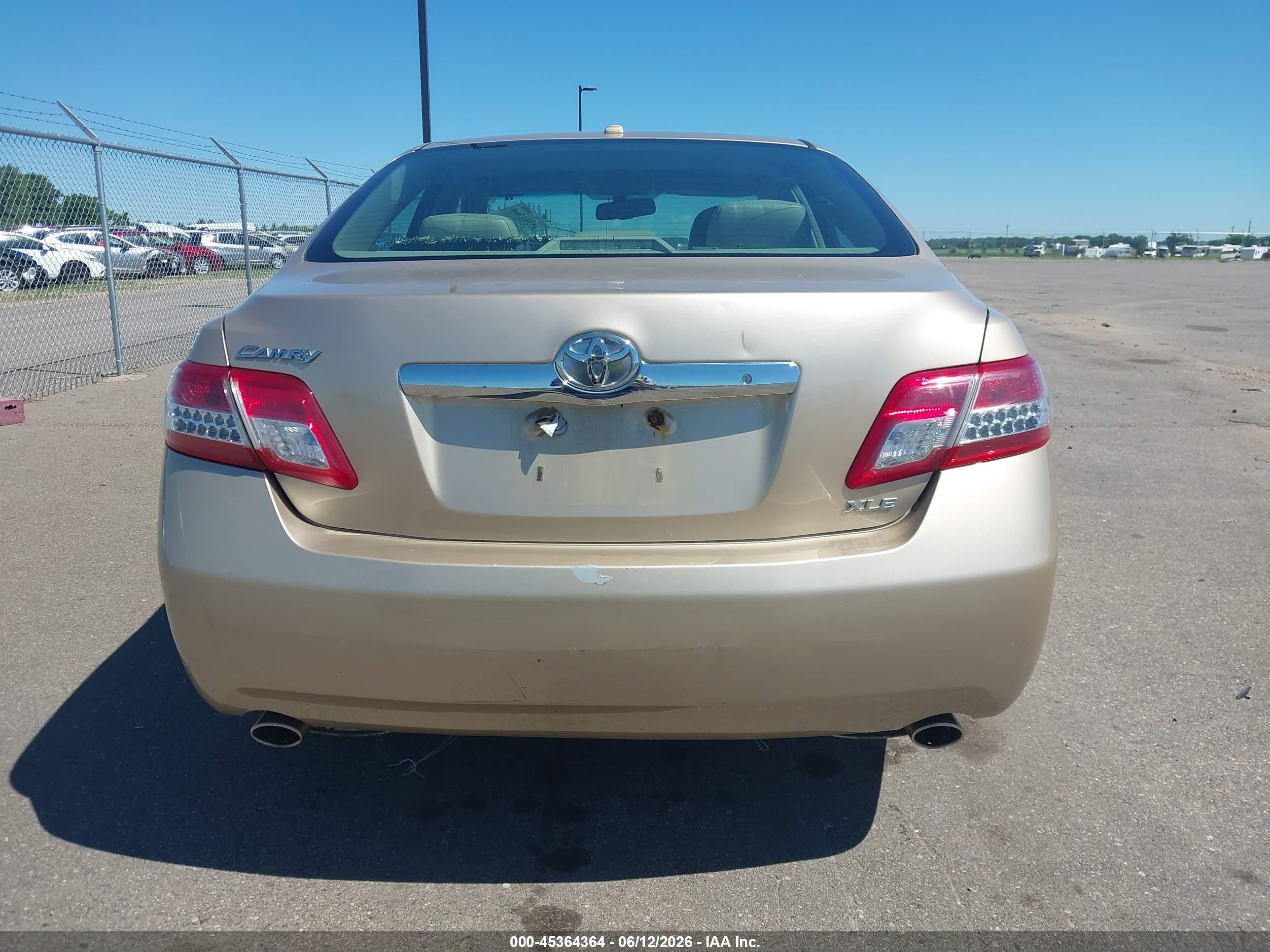 2011 Toyota Camry Xle V6 Золотой vin: 4T1BK3EKXBU119597