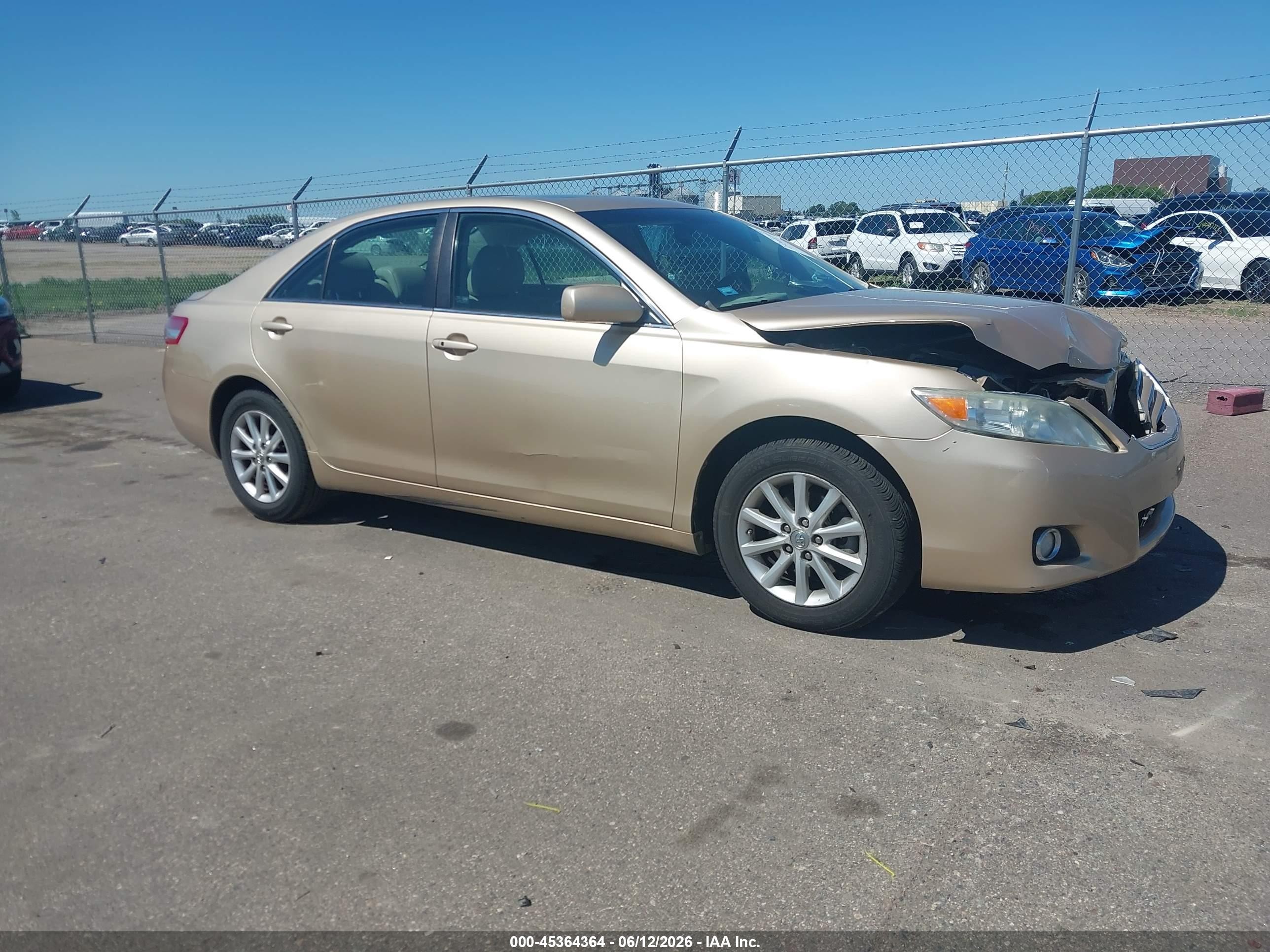 2011 Toyota Camry Xle V6 Золотой vin: 4T1BK3EKXBU119597