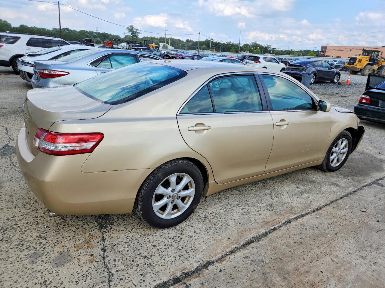 2011 Toyota Camry Le V6 Tan vin: 4T1BK3EKXBU121933