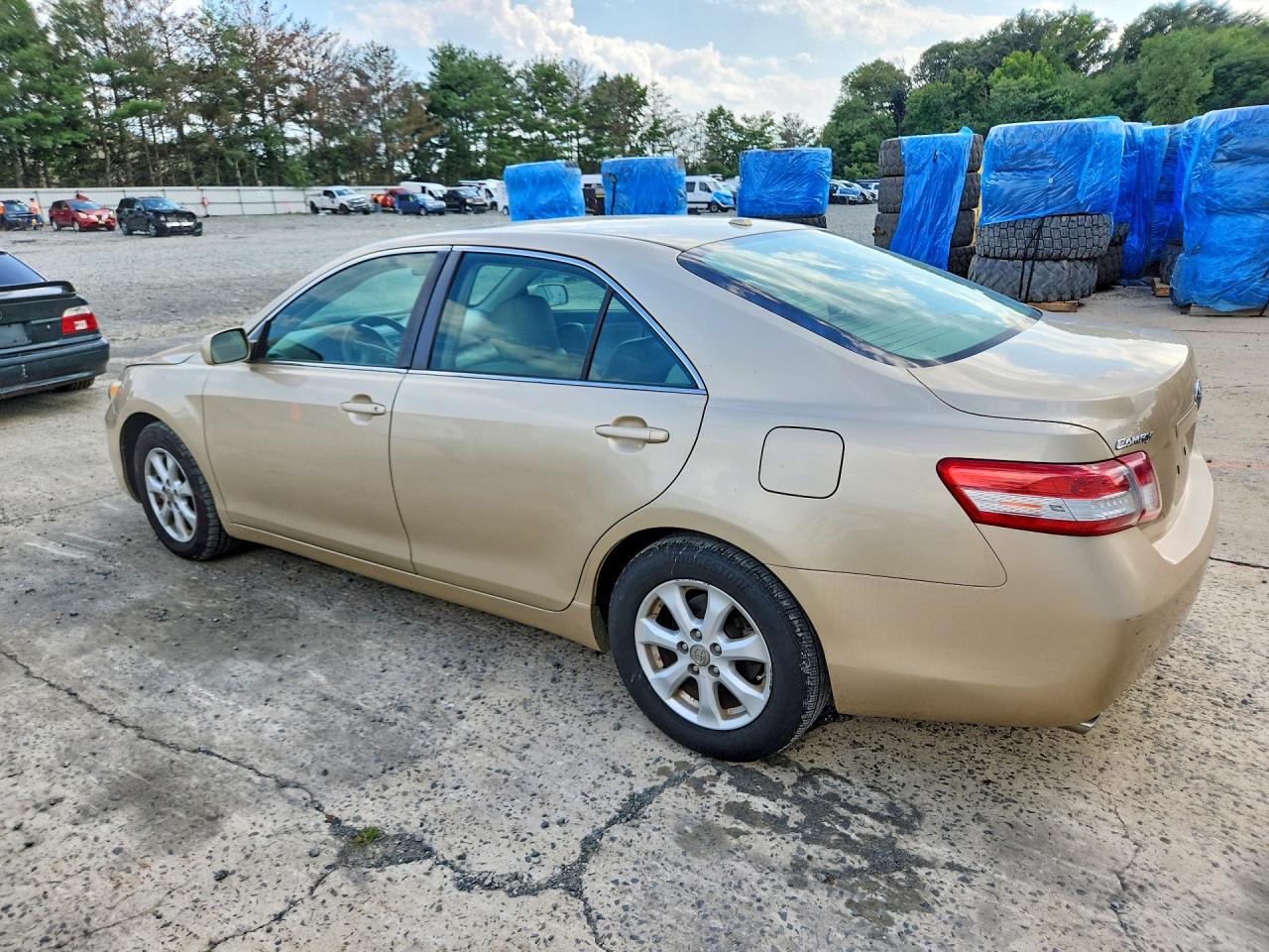 2011 Toyota Camry Le V6 Tan vin: 4T1BK3EKXBU121933
