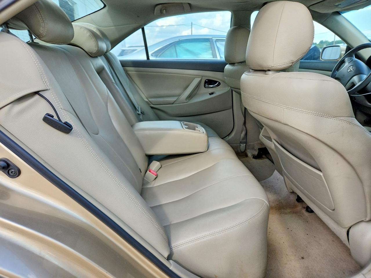 2011 Toyota Camry Le V6 Tan vin: 4T1BK3EKXBU121933