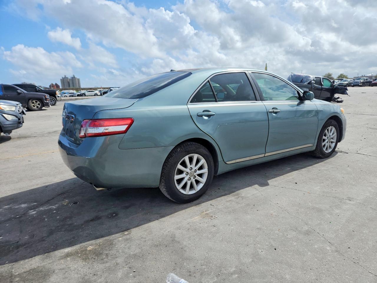 2011 Toyota Camry Xle V6 Teal vin: 4T1BK3EKXBU632526