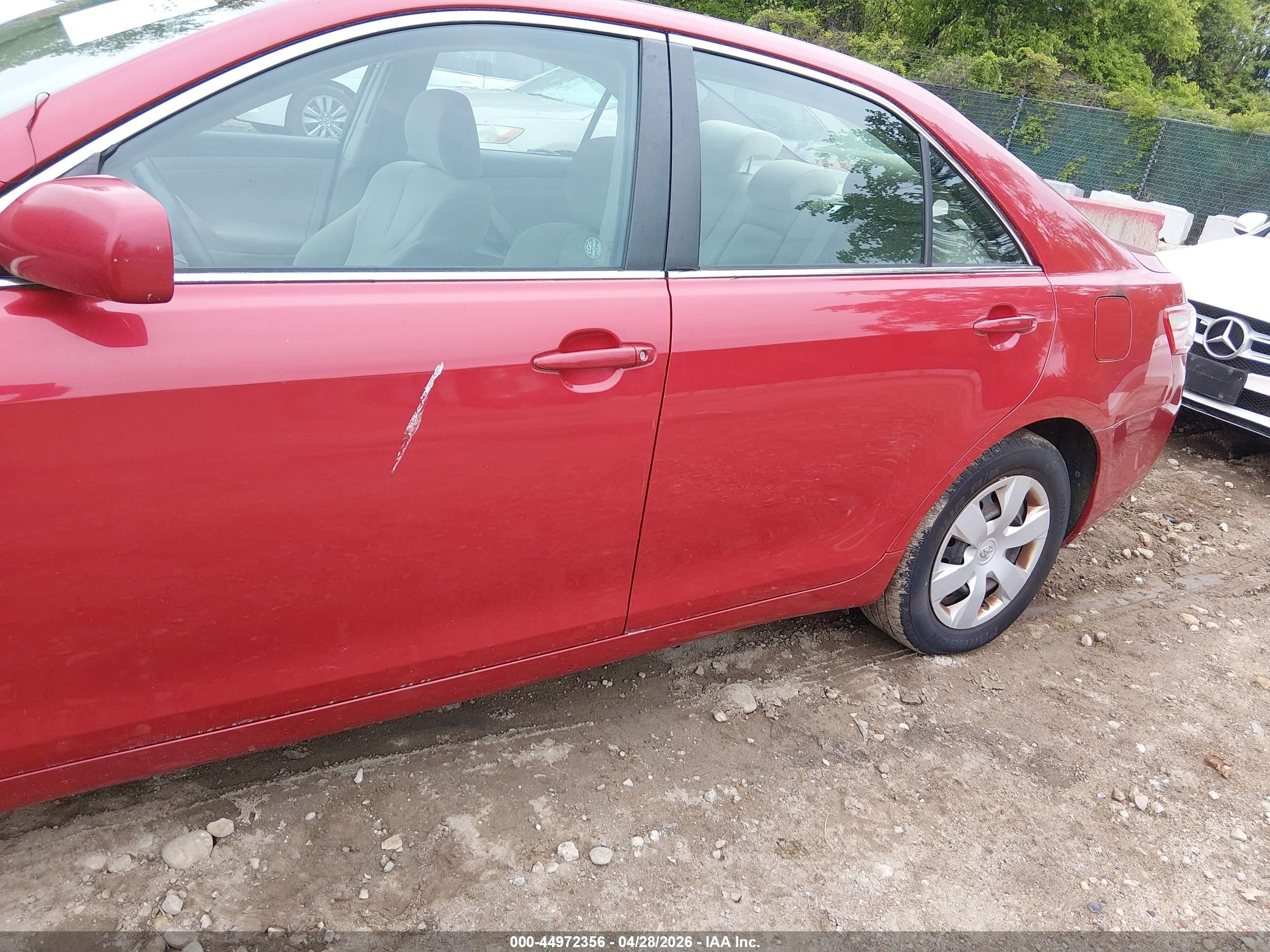 2007 Toyota Camry Le V6 Red vin: 4T1BK46K07U041374