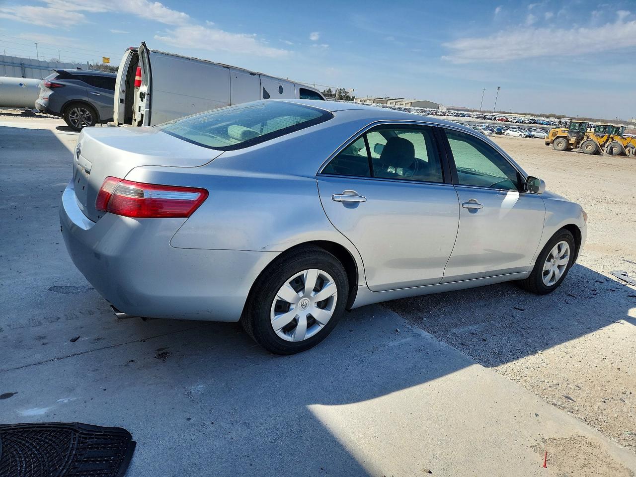 2007 Toyota Camry Le V6 Silver vin: 4T1BK46K07U047997