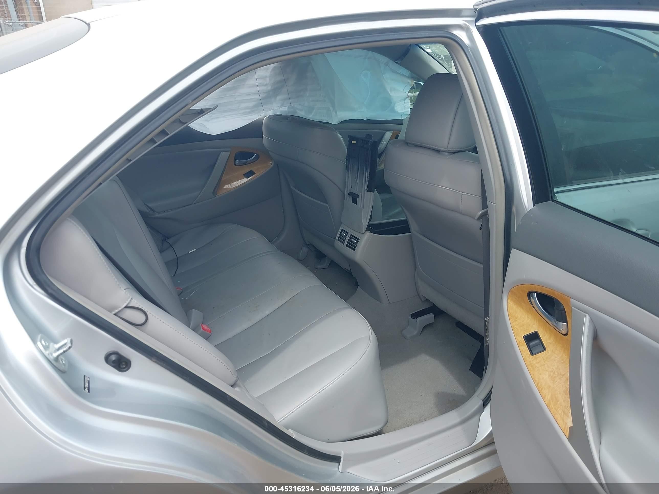 2007 Toyota Camry Xle V6 Silver vin: 4T1BK46K07U510592