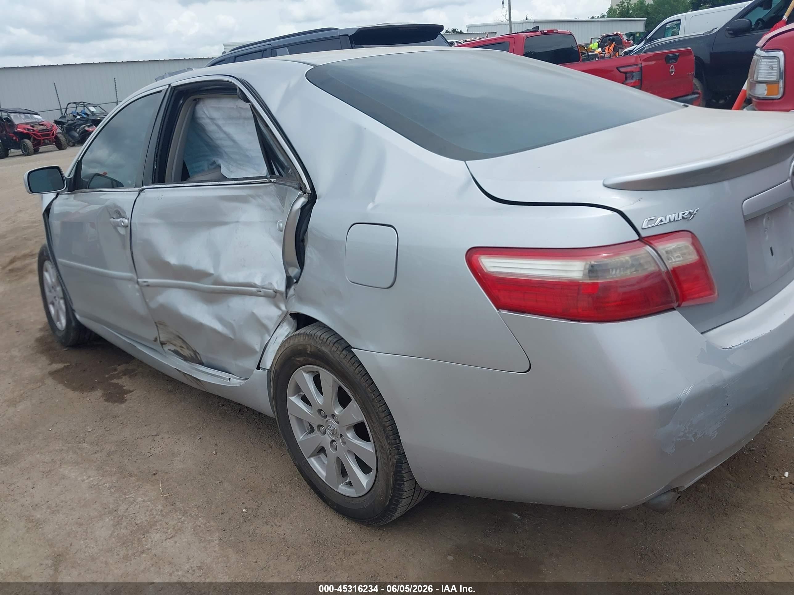 2007 Toyota Camry Xle V6 Silver vin: 4T1BK46K07U510592