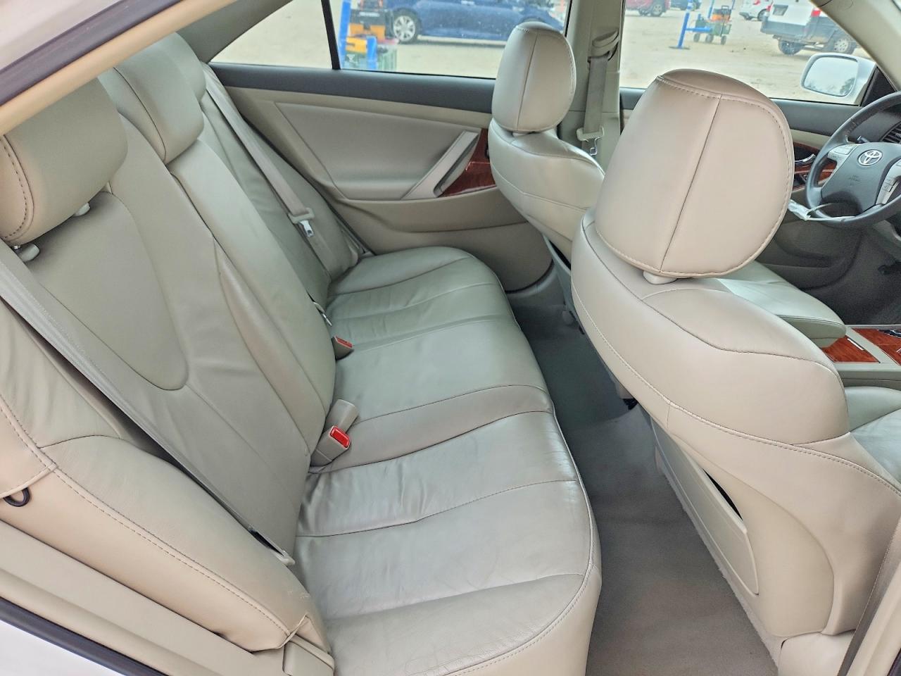 2009 Toyota Camry White vin: 4T1BK46K19U596787