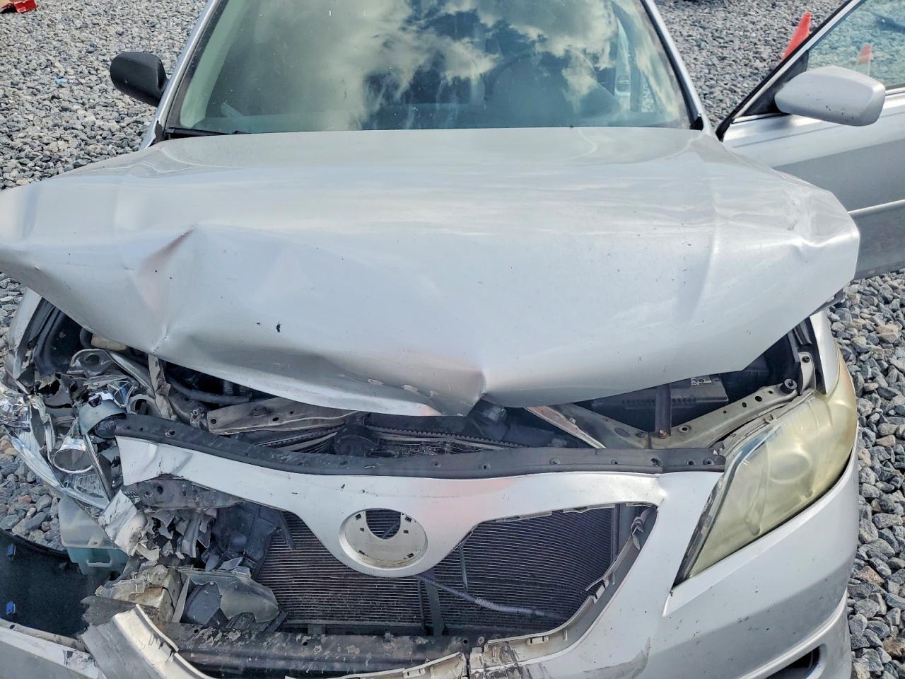 2007 Toyota Camry Se V6 Серебряный vin: 4T1BK46K37U545546